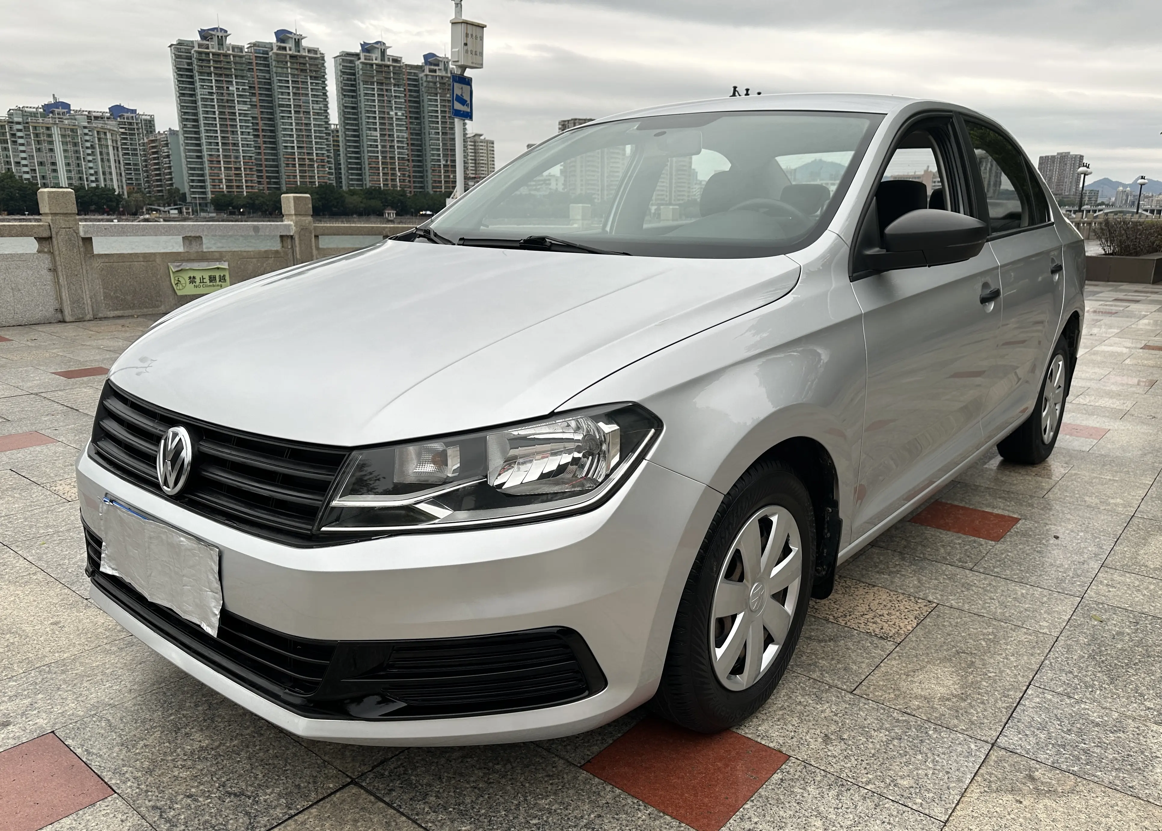 Volkswagen Santana  из Китая