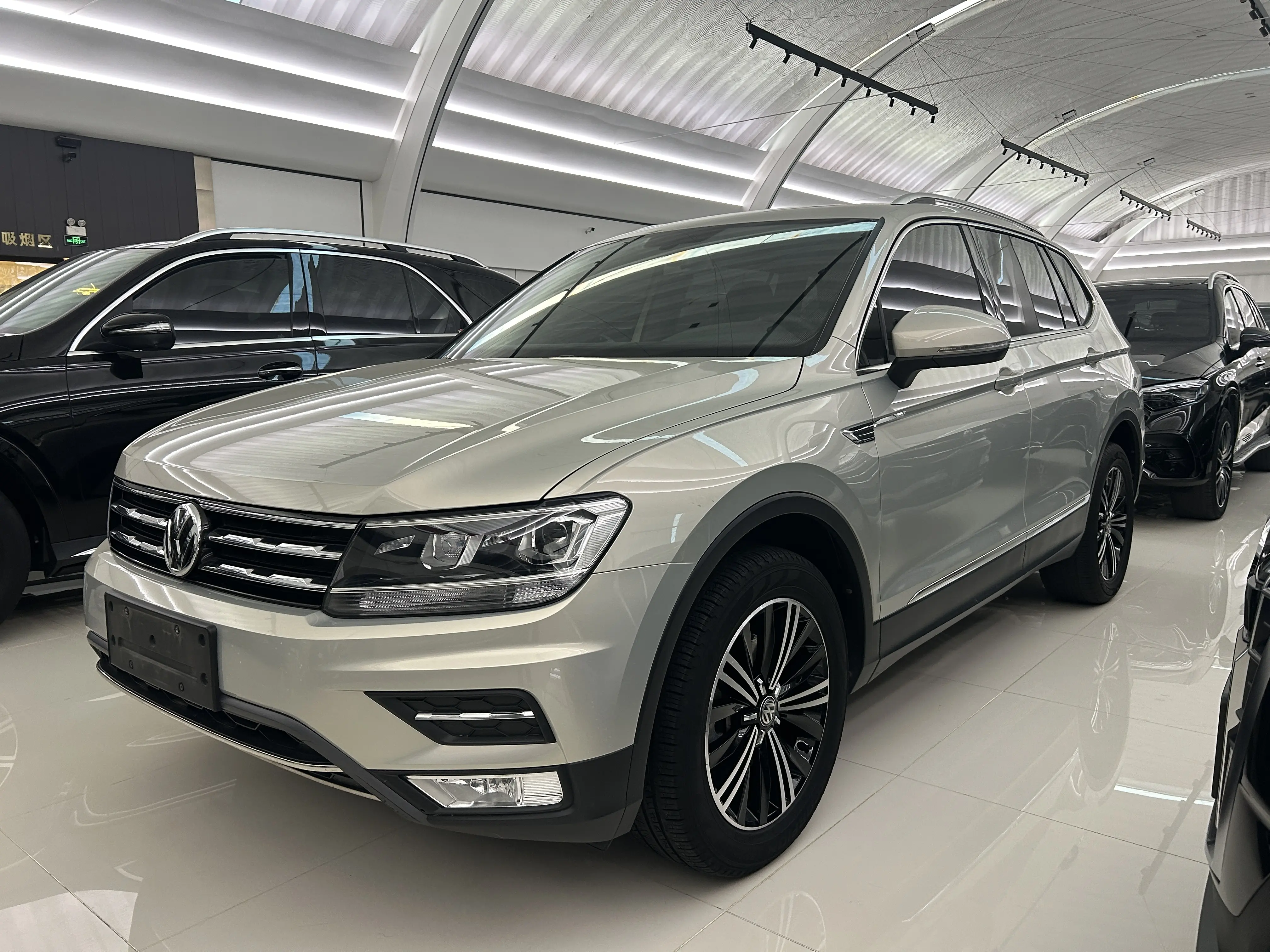 Volkswagen Tiguan L  из Китая