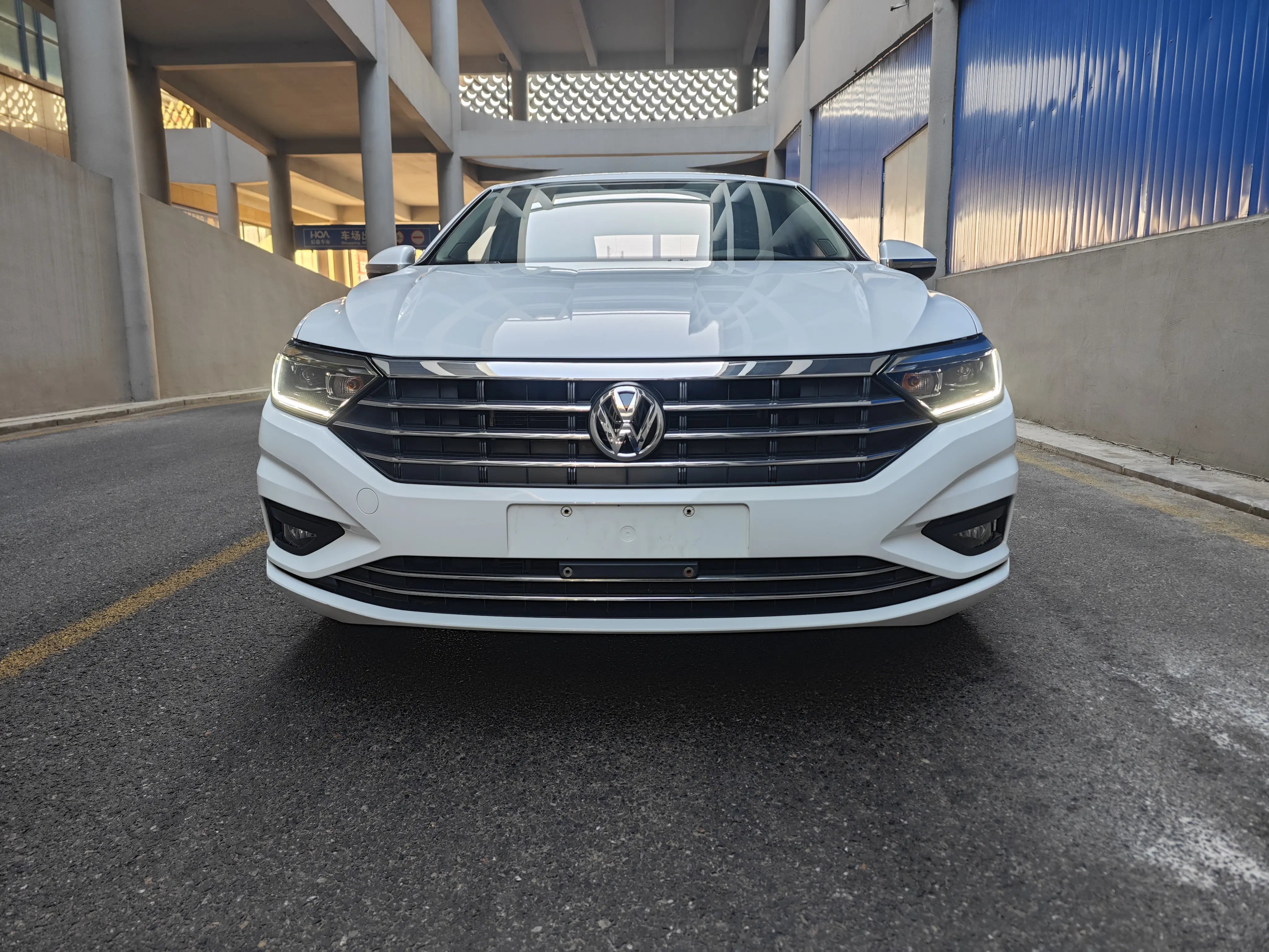 Volkswagen Sagitar  из Китая