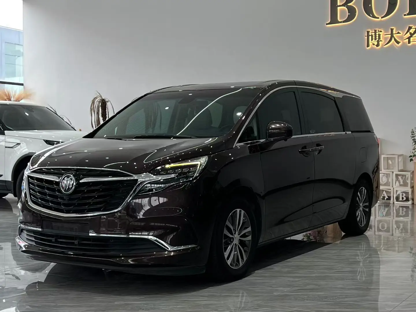 Buick GL8  из Китая