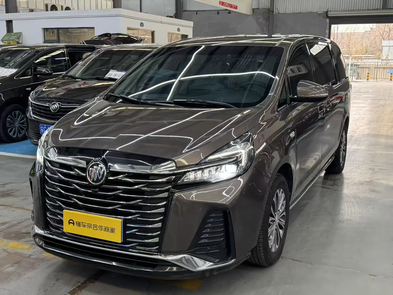 Buick GL8  из Китая