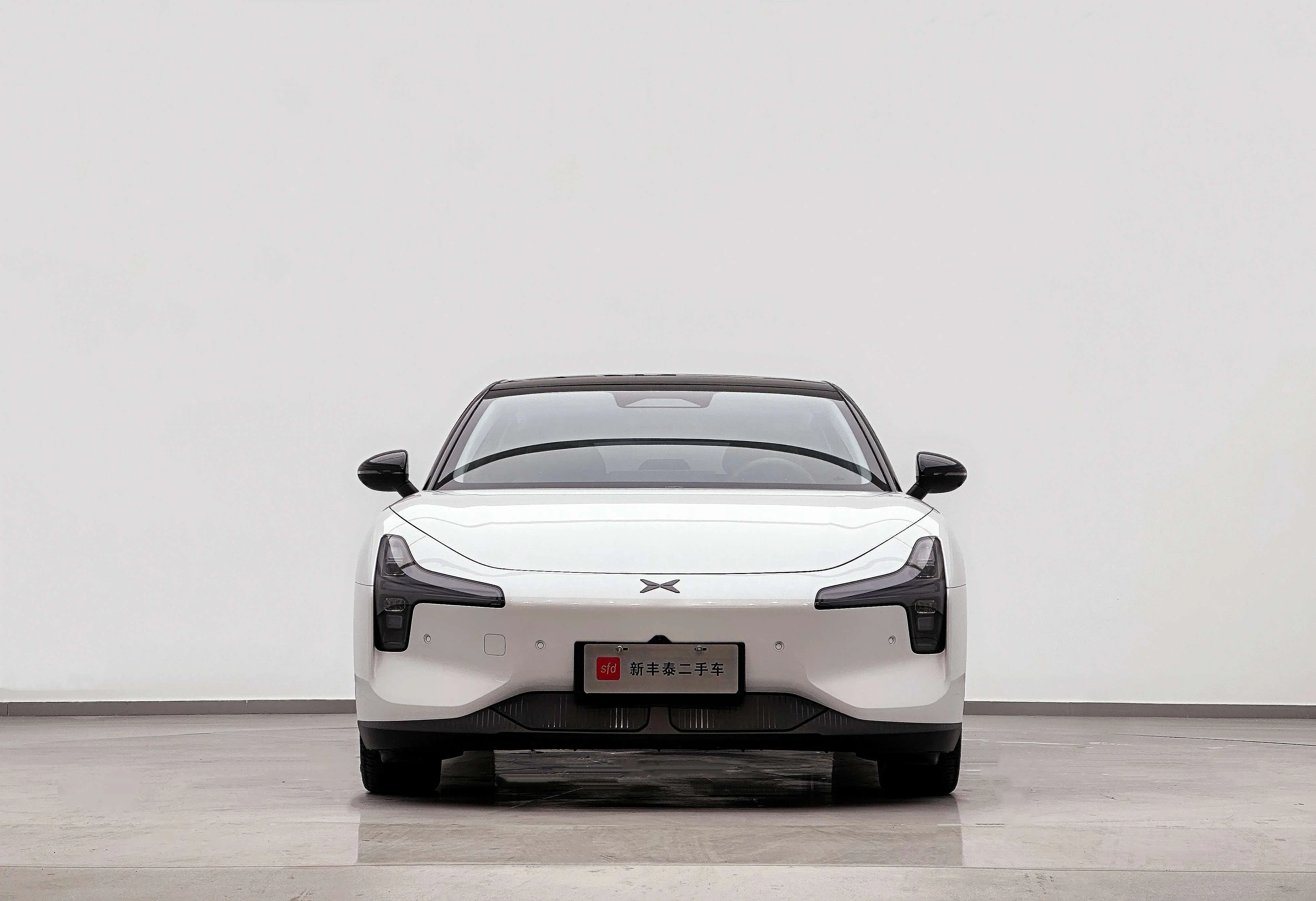 Xpeng Xiaopeng MONA M03  из Китая