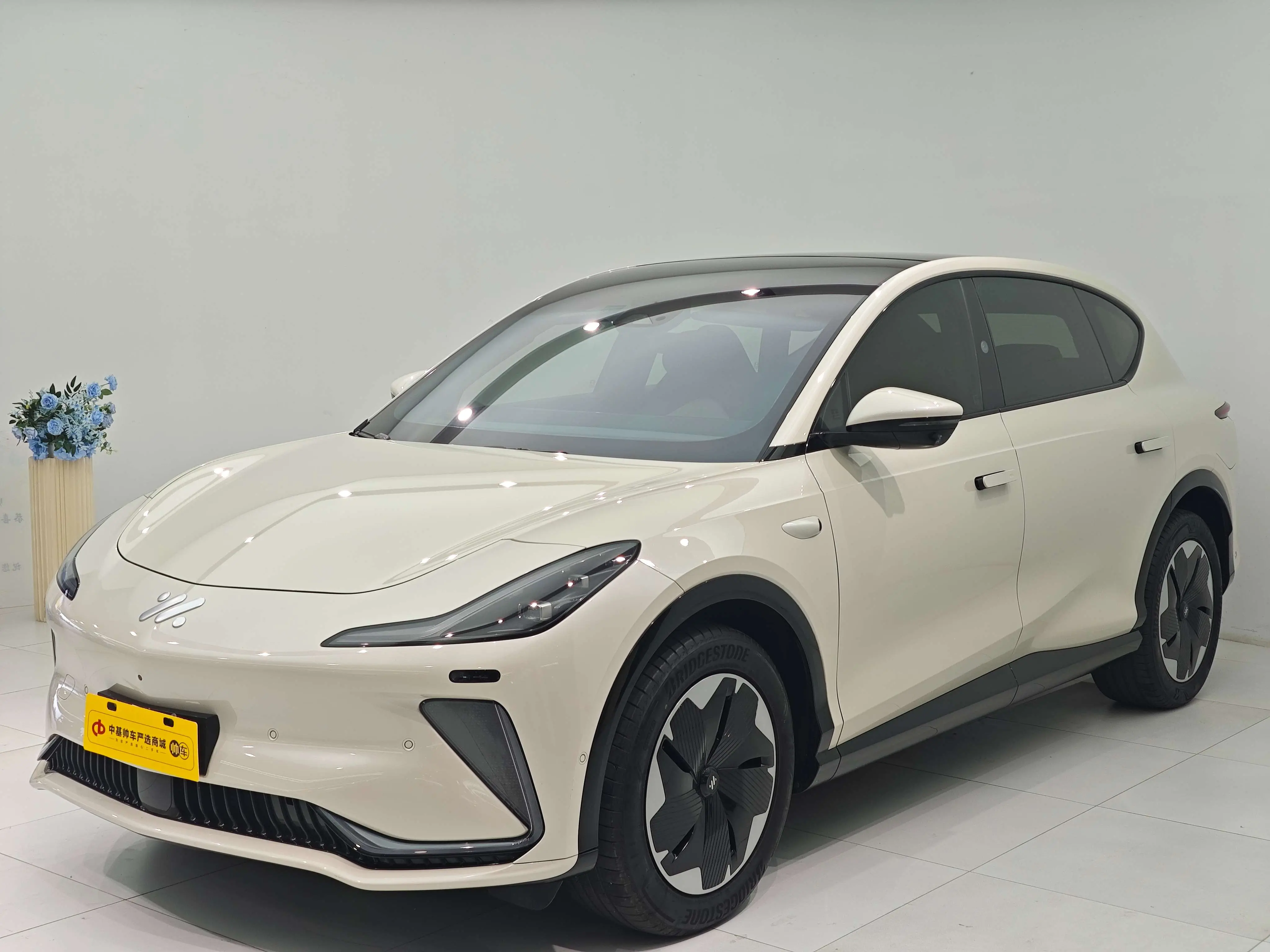 Zhiji LS7  из Китая