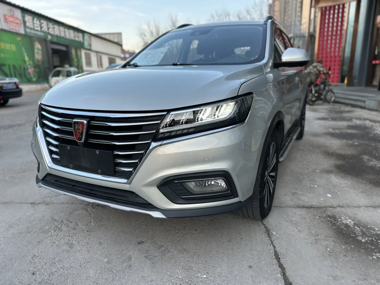 Roewe eRX5  из Китая