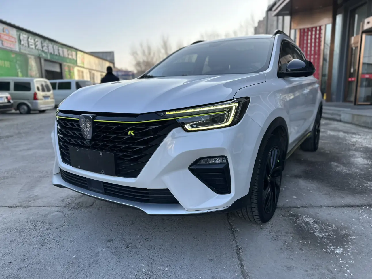 Roewe eRX5  из Китая
