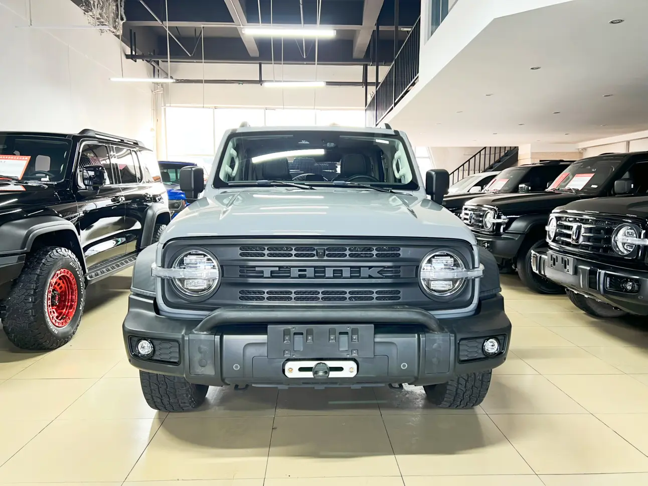 Tank 300  из Китая