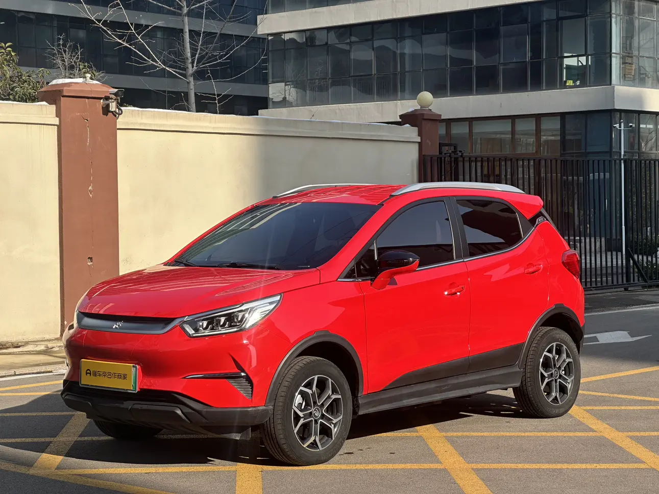 BYD Yuan Pro  из Китая