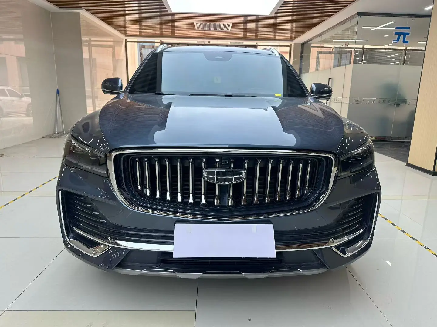 Geely Monjaro (Xingyue L)  из Китая