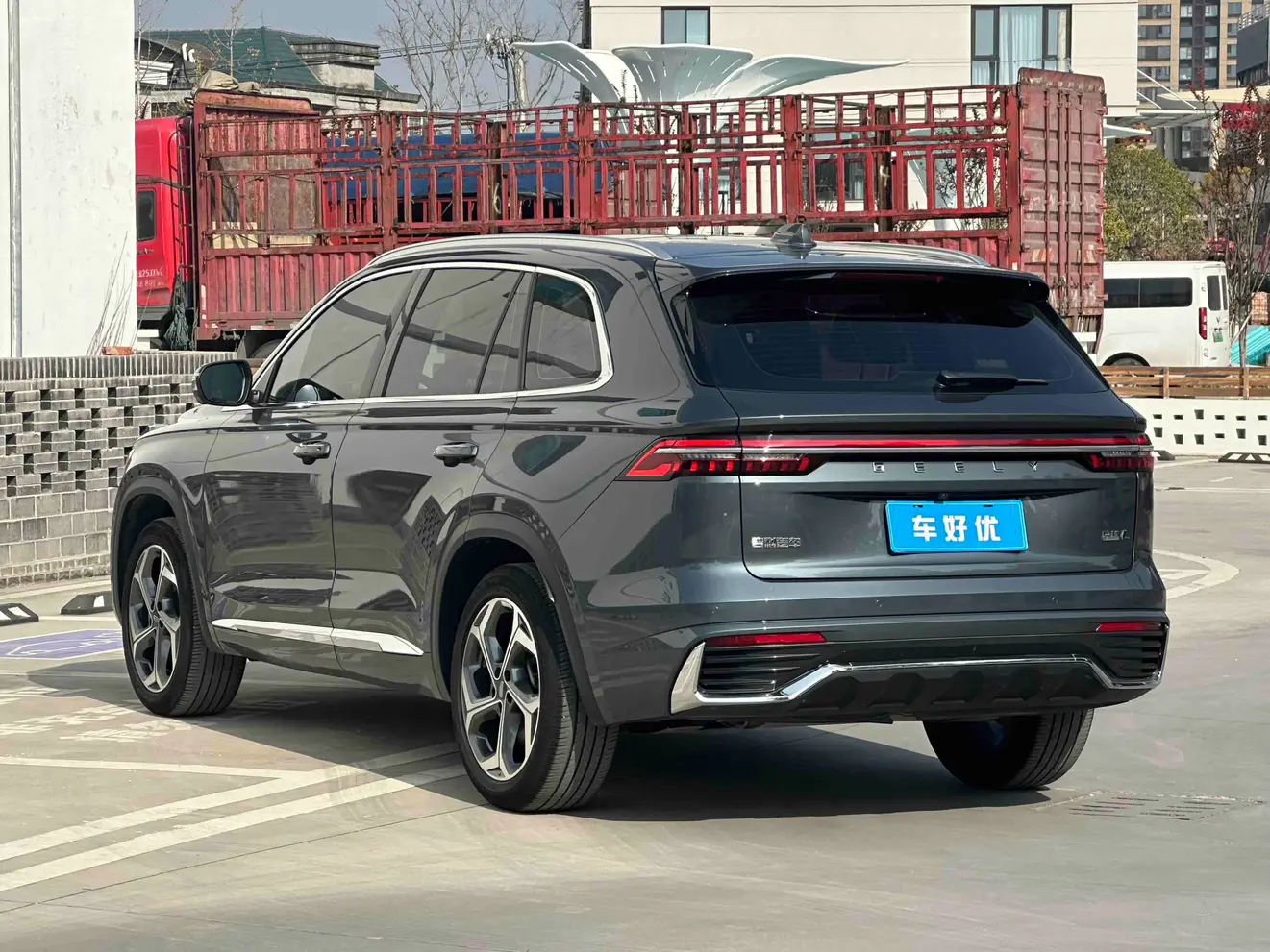 Geely Monjaro (Xingyue L)  из Китая