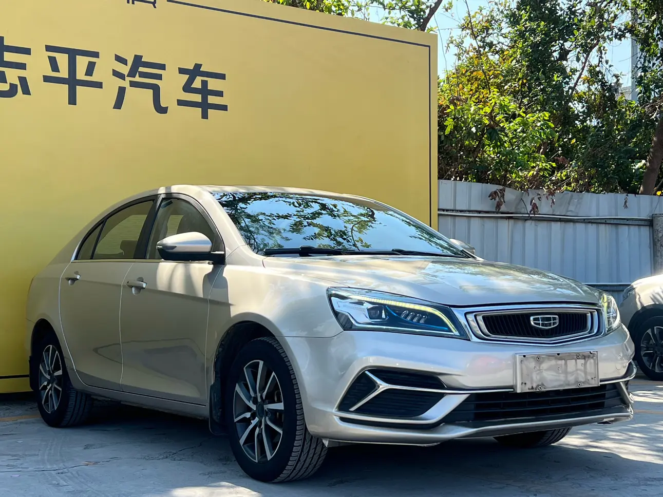 Geely Emgrand  из Китая