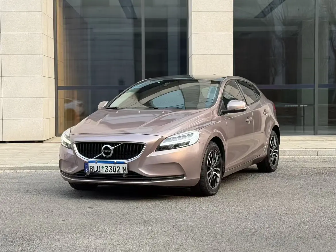 Volvo V40  из Китая