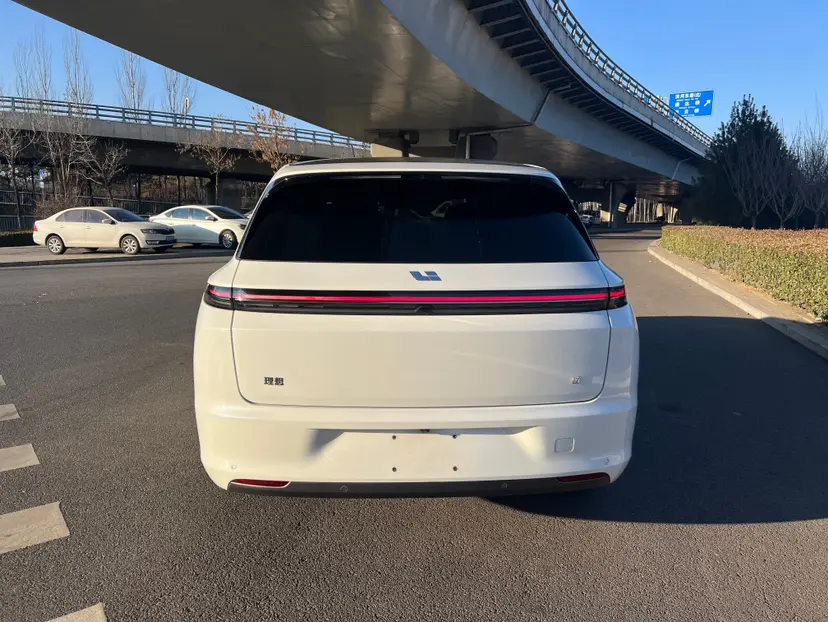 Lixiang L7