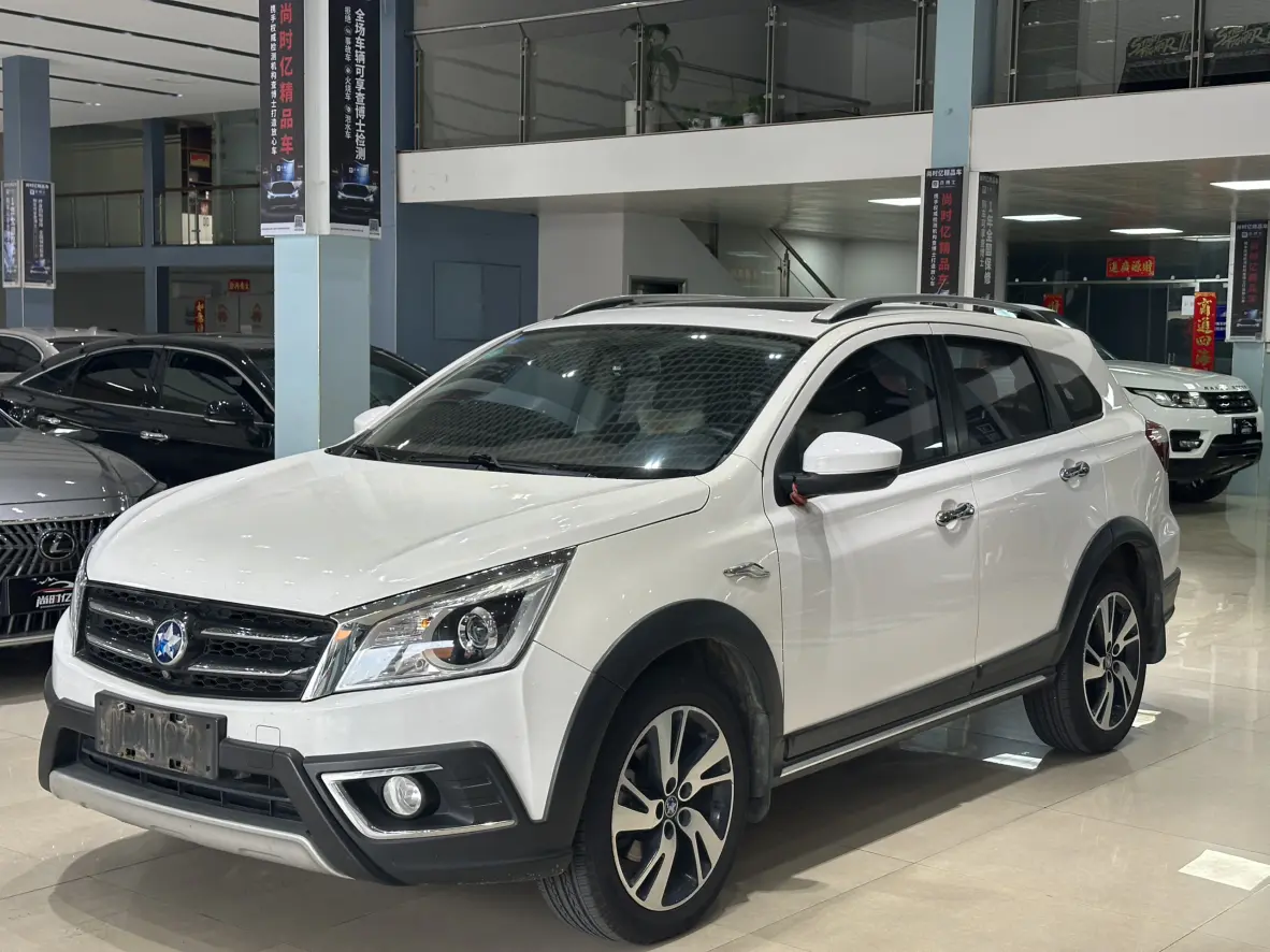 Kai Chen Venucia T70  из Китая