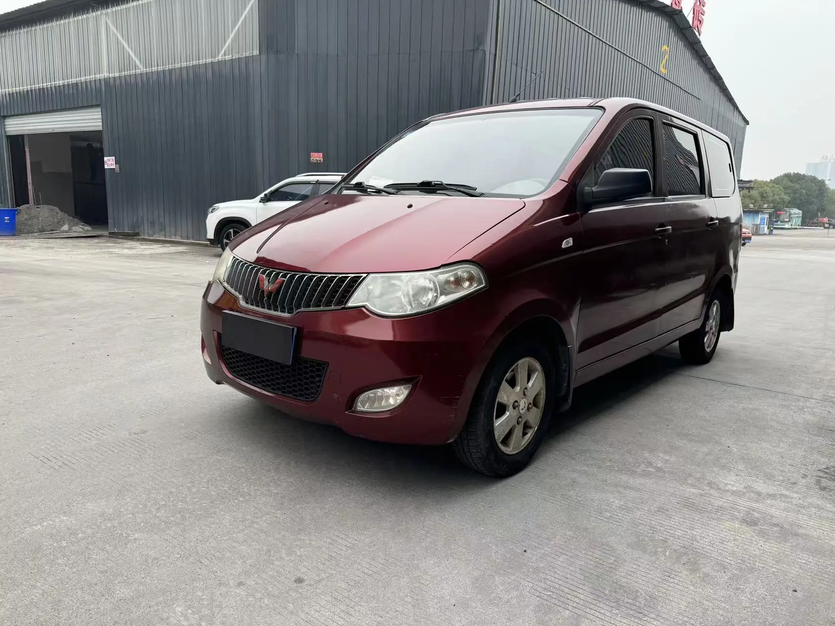 Wuling Hongguang  из Китая