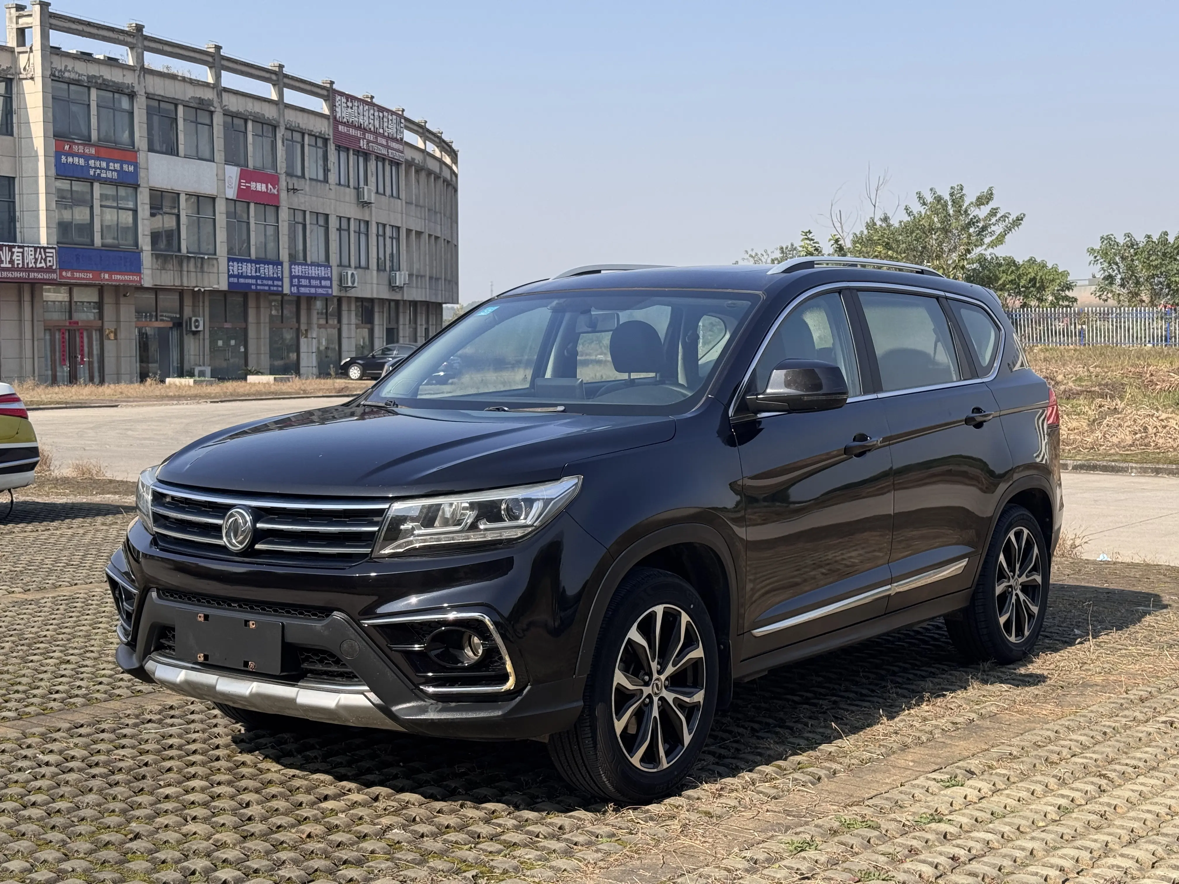 Forthing Jingyi X5  из Китая