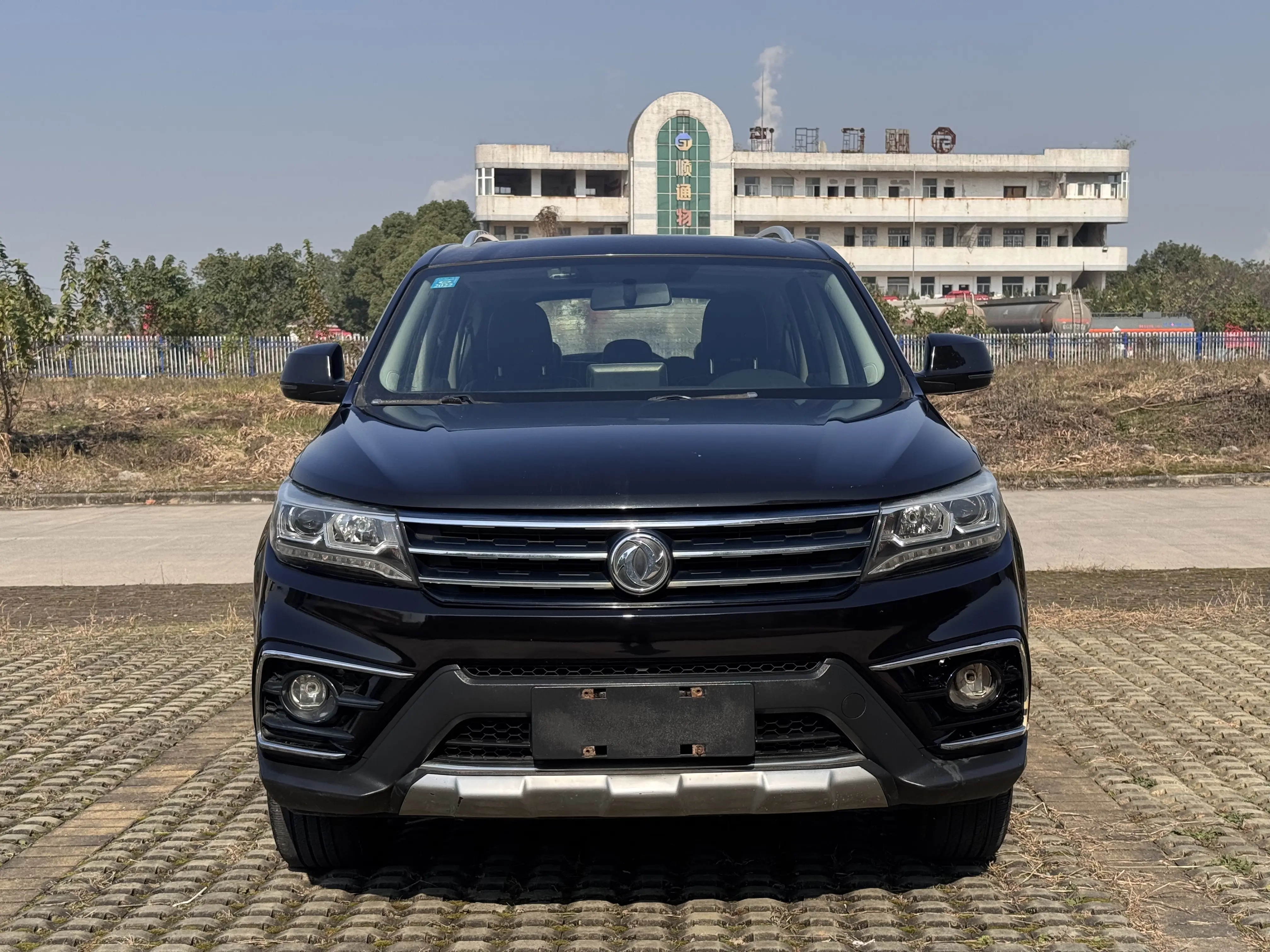 Forthing Jingyi X5  из Китая