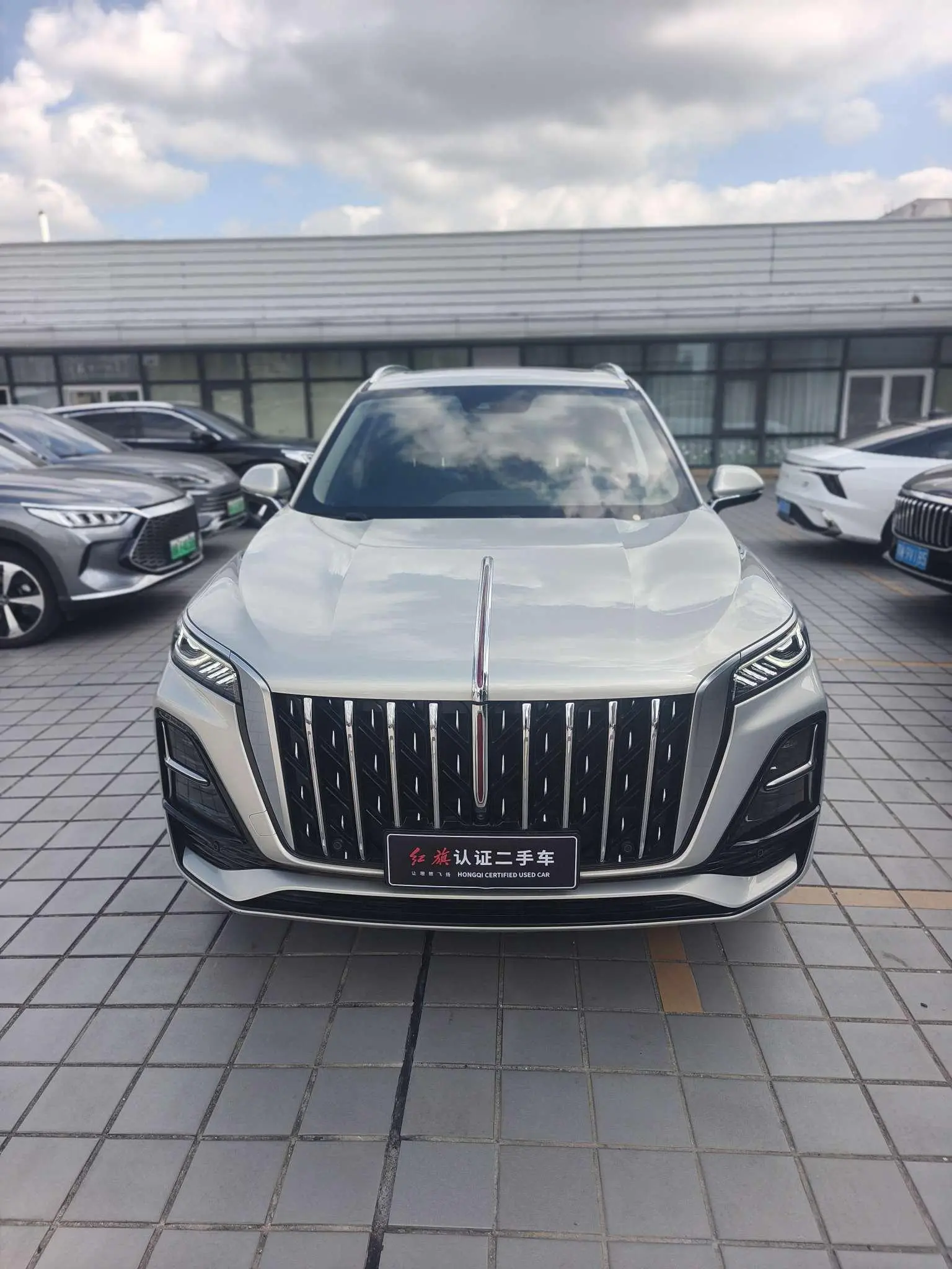 Hongqi HS5  из Китая