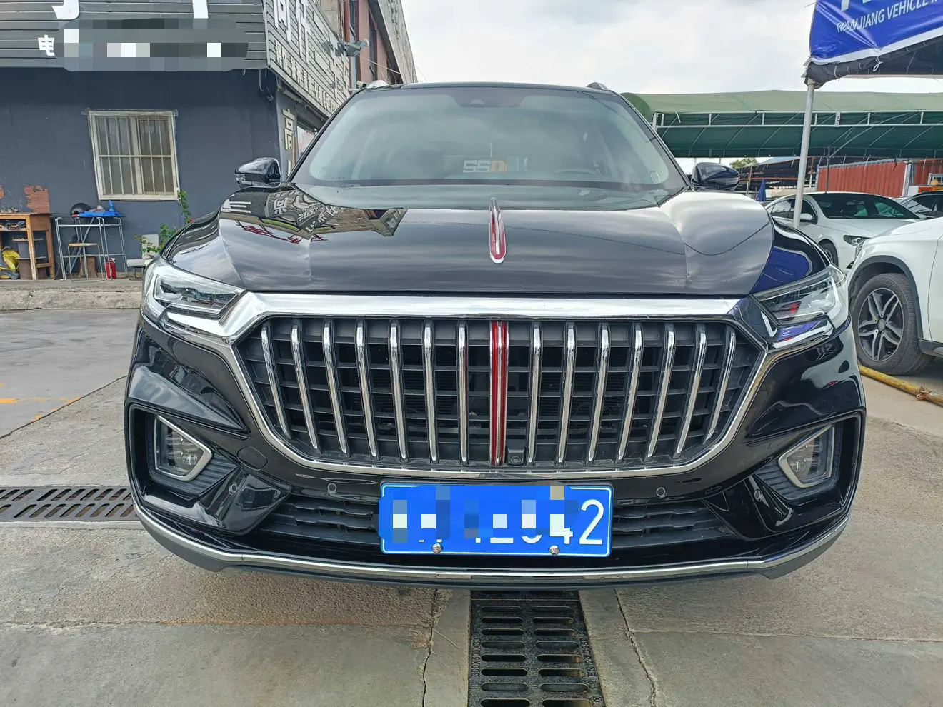 Hongqi HS5  из Китая