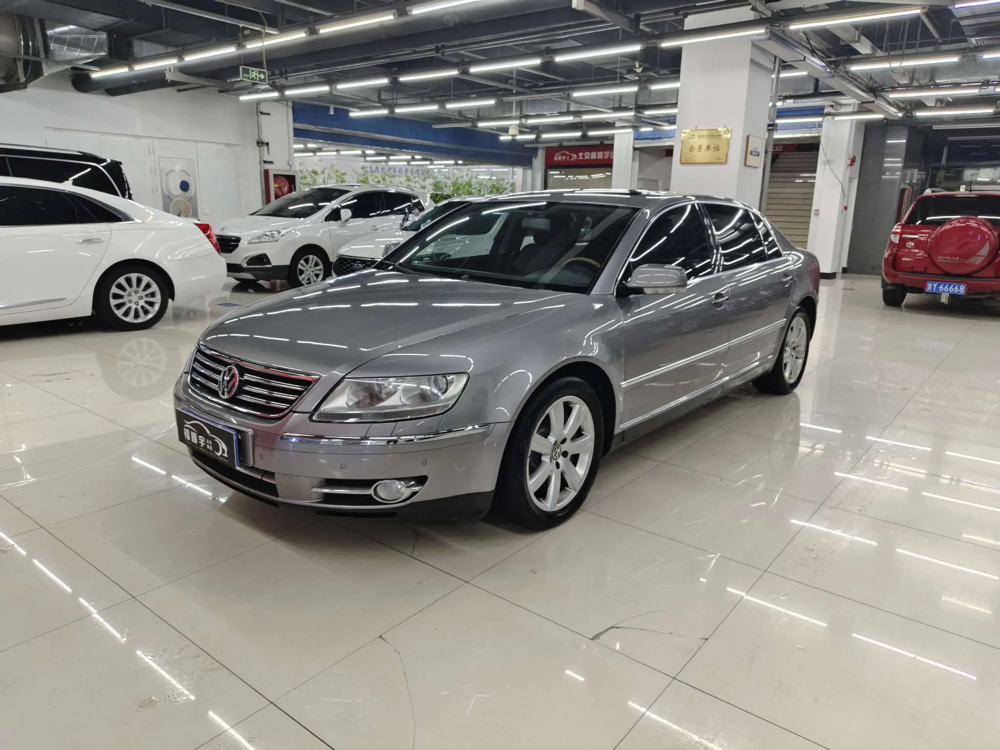 Volkswagen Phaeton  из Китая