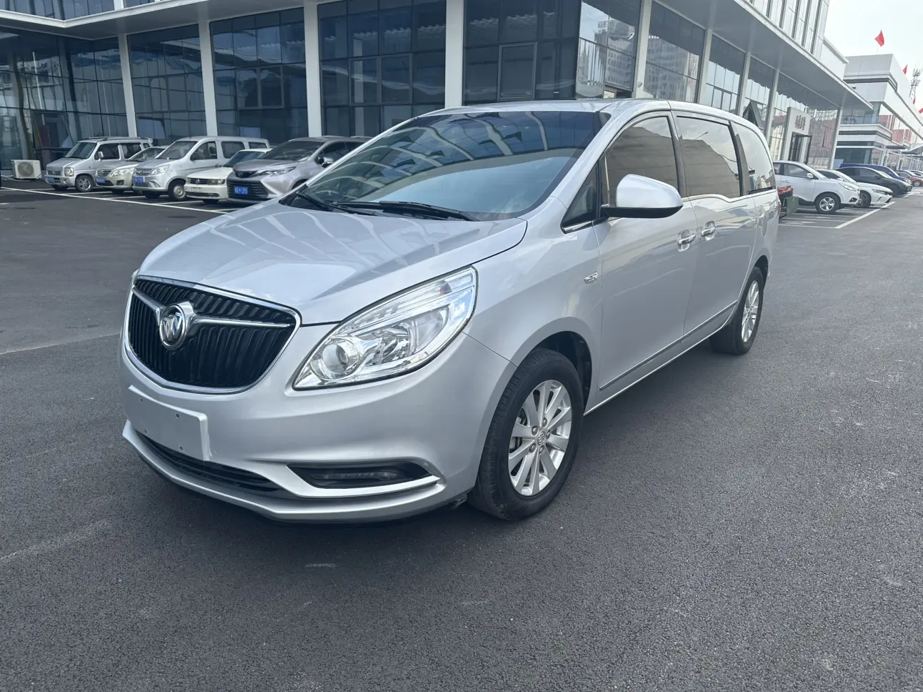 Buick GL8  из Китая