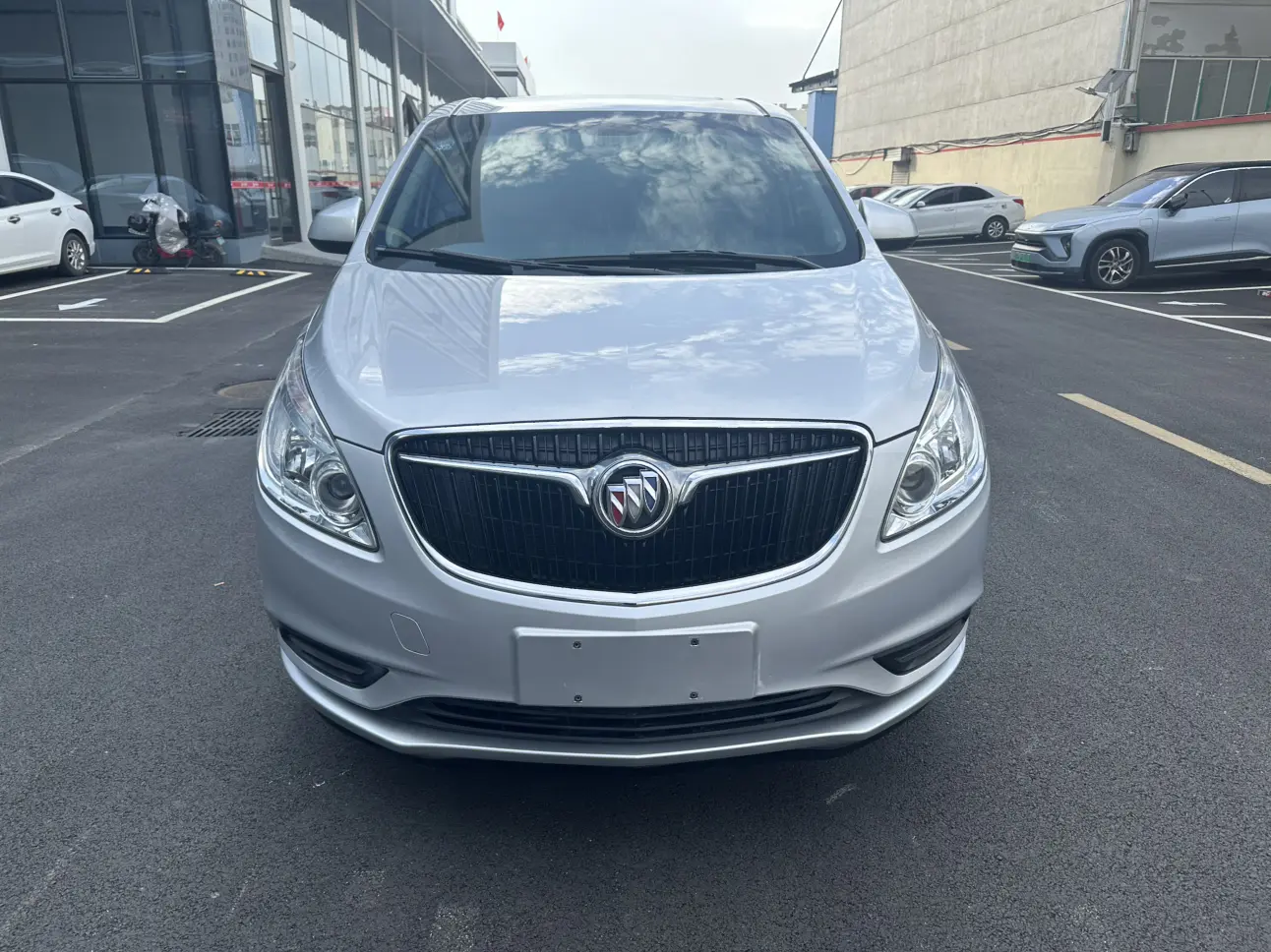 Buick GL8  из Китая
