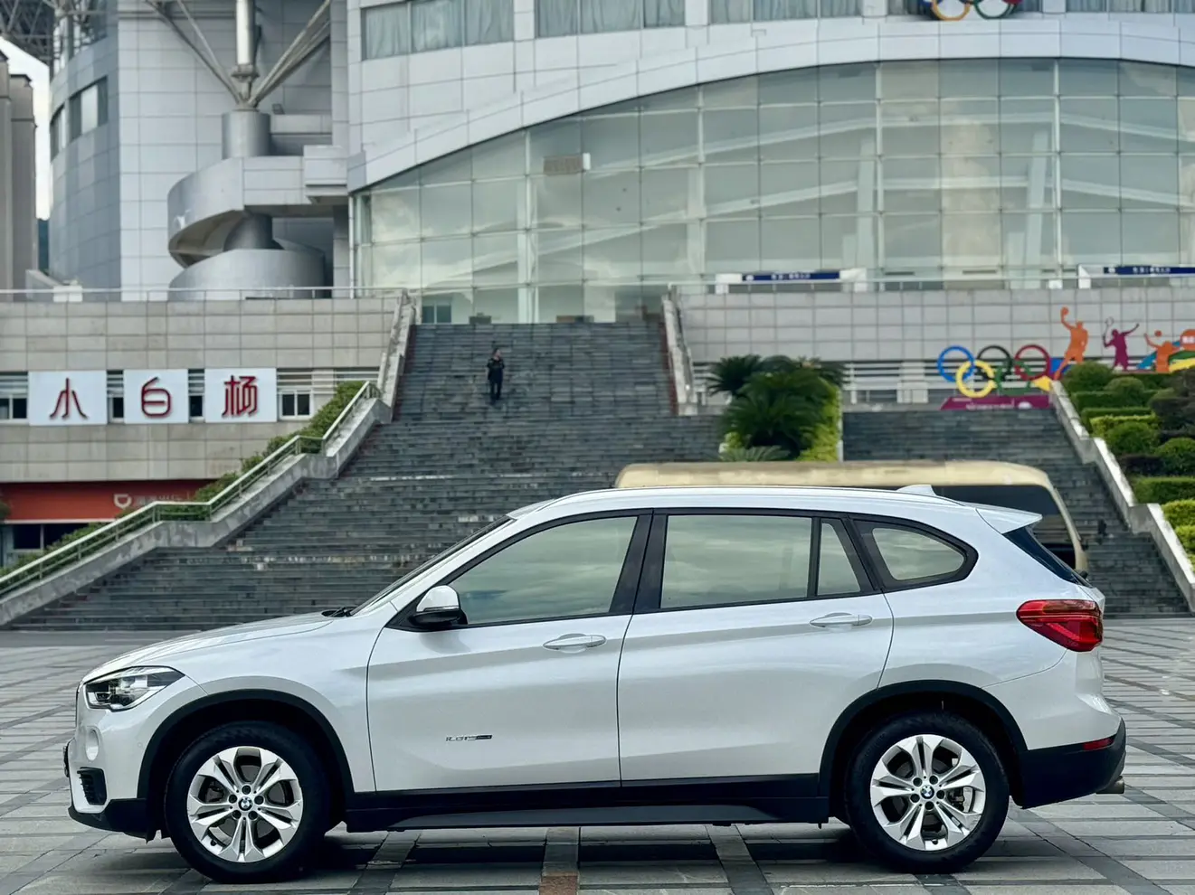 BMW X1  из Китая