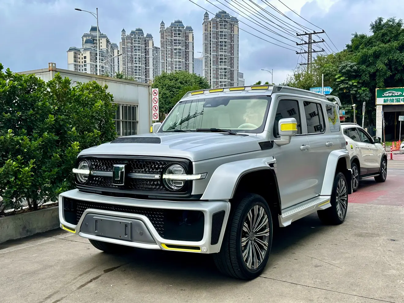 Tank Cyber  300  из Китая