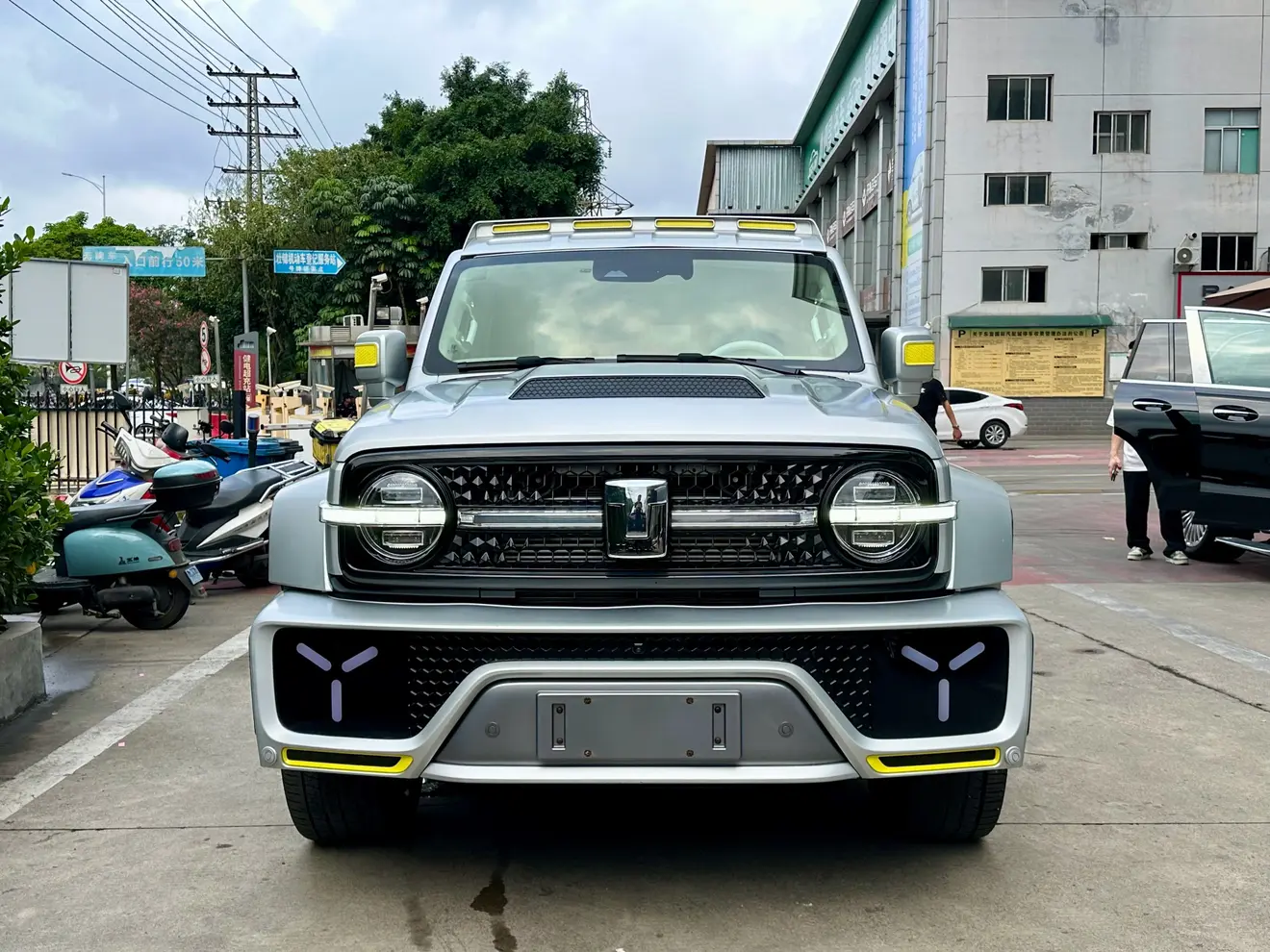 Tank Cyber  300  из Китая