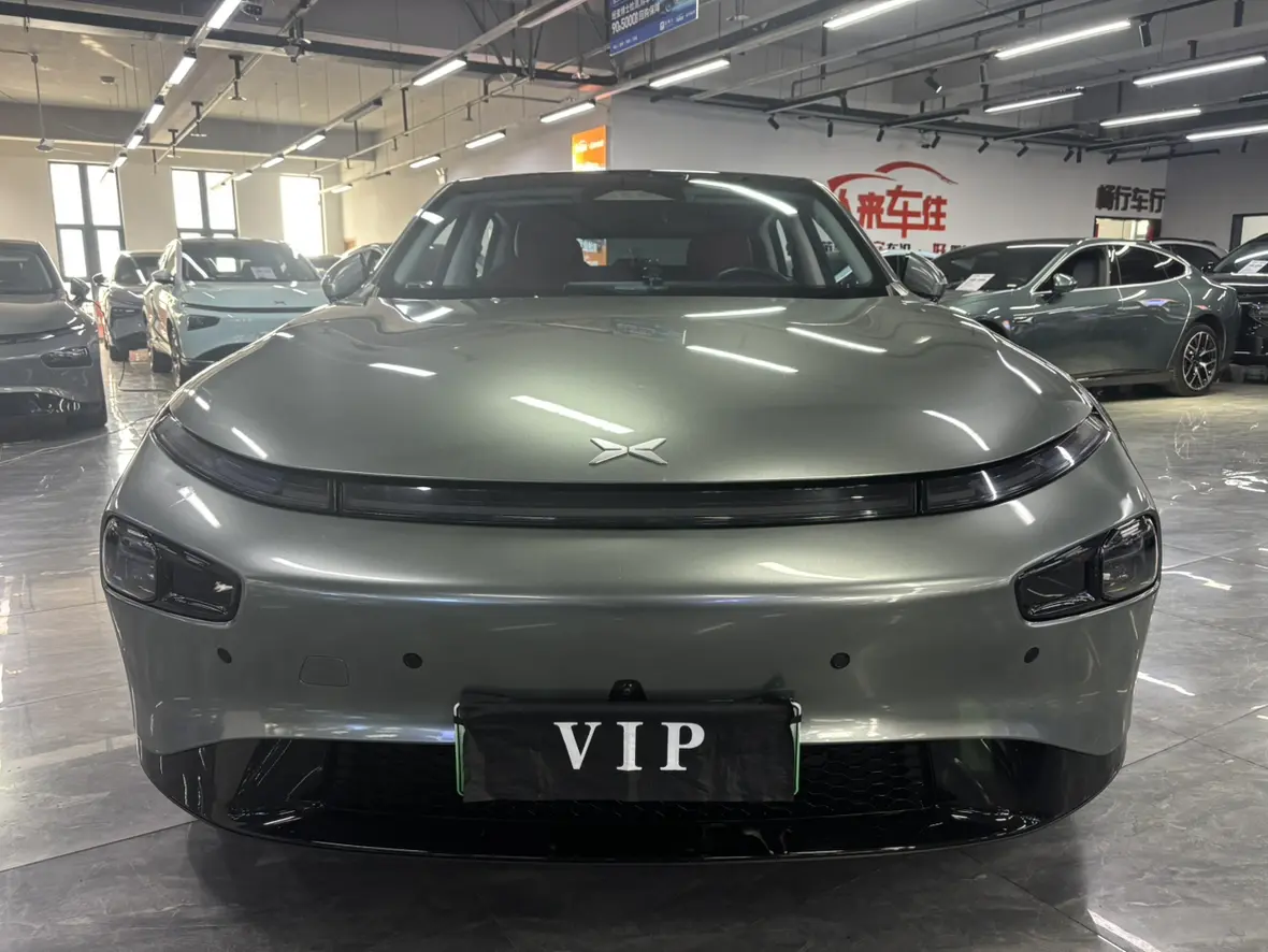 Xpeng P7  из Китая