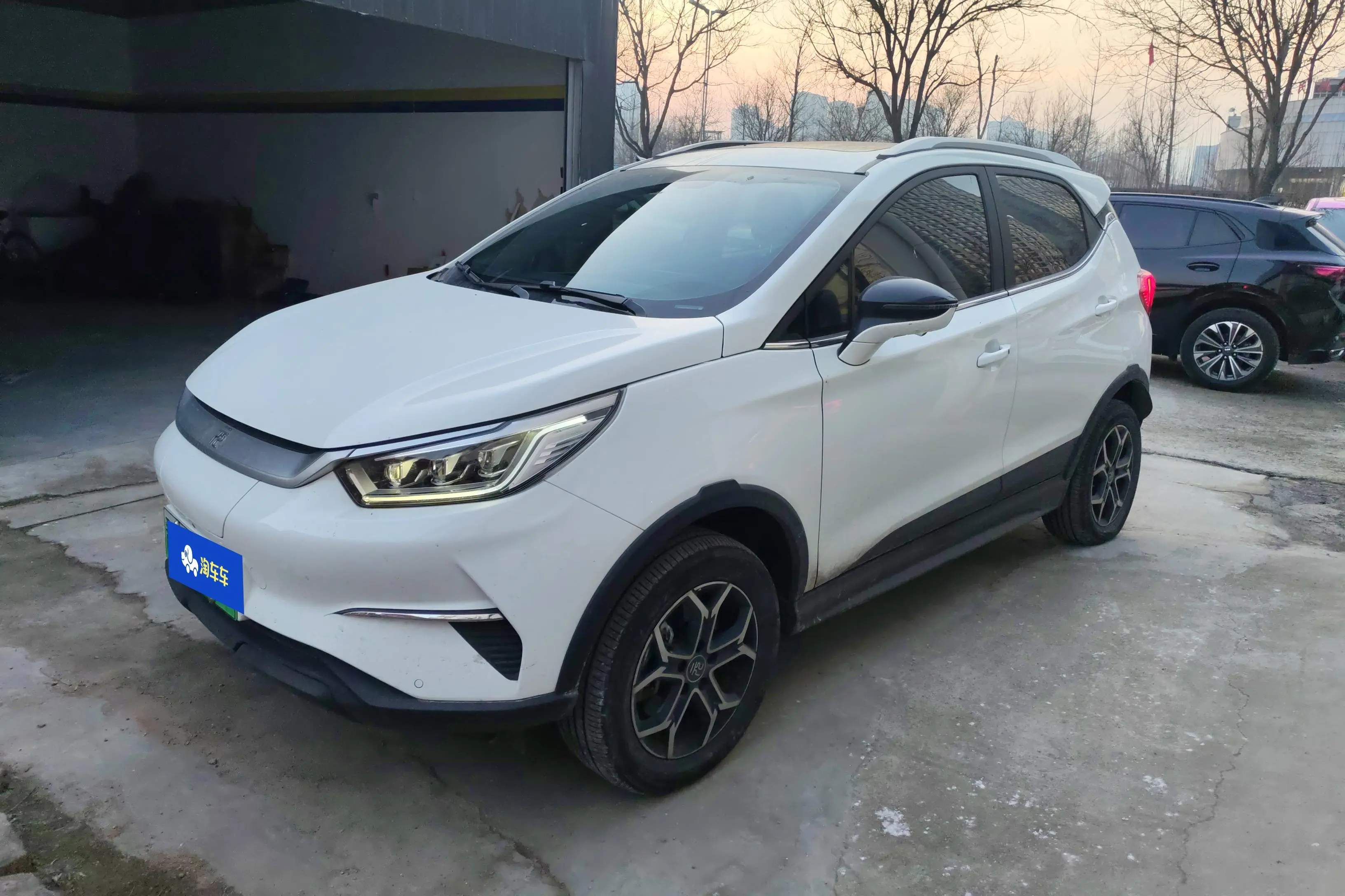 BYD Yuan Pro  из Китая