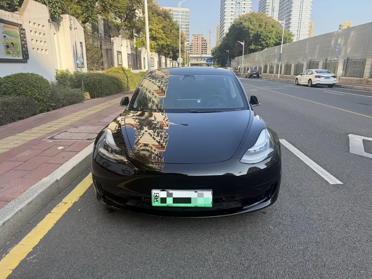 Tesla Model 3  из Китая