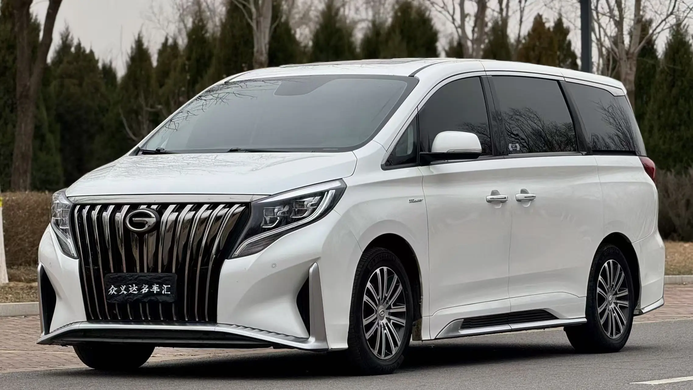 GAC Trumpchi M8  из Китая