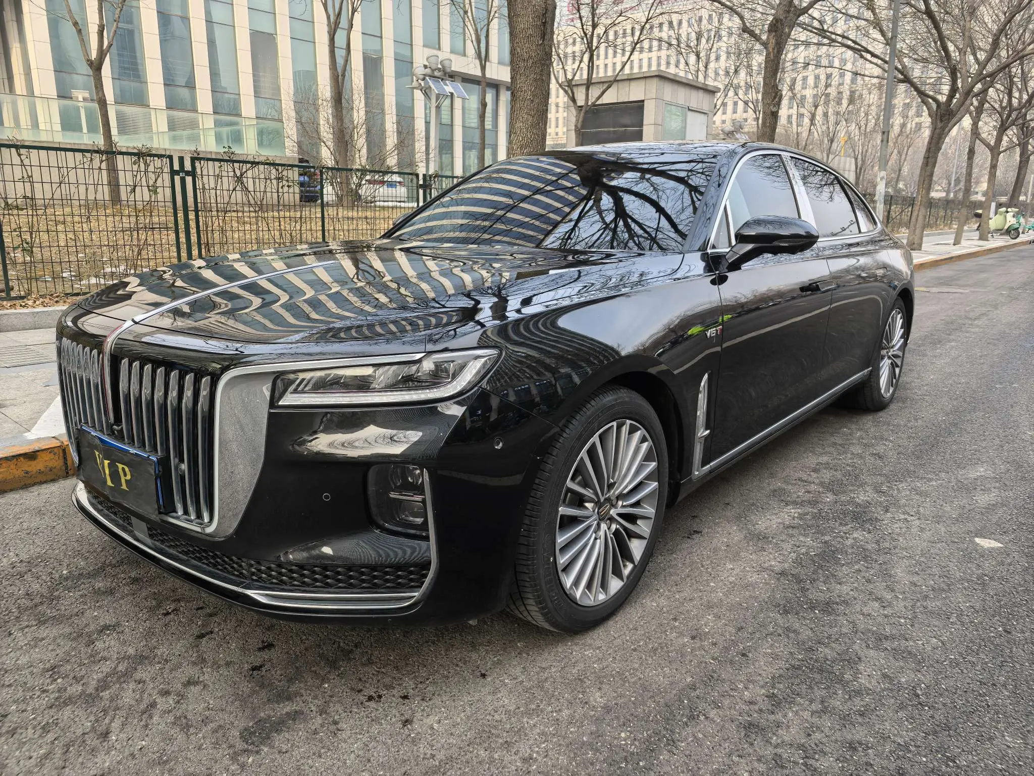 Hongqi H9  из Китая