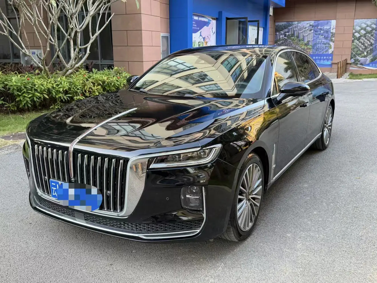 Hongqi H9  из Китая