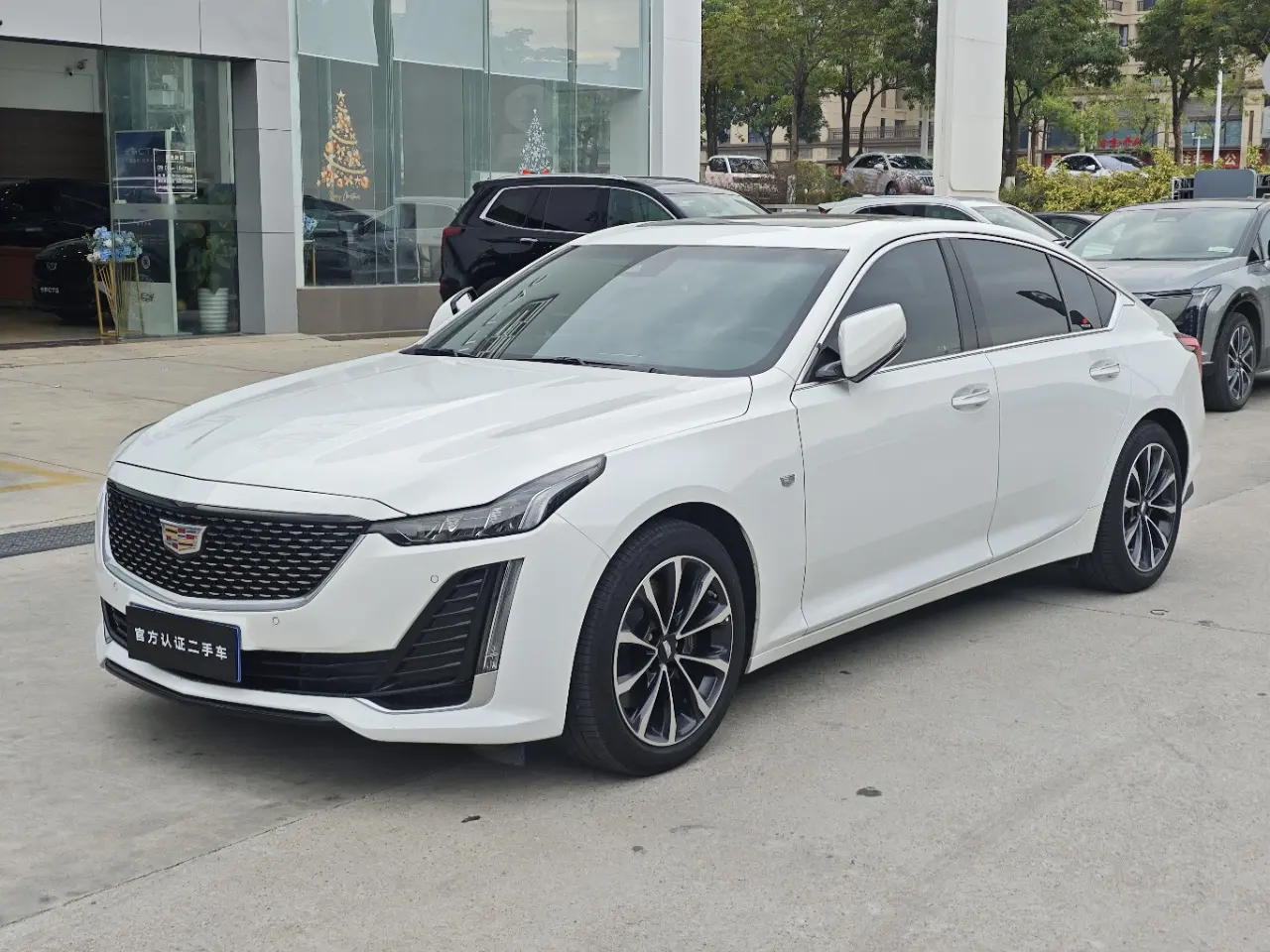 Cadillac CT5  из Китая