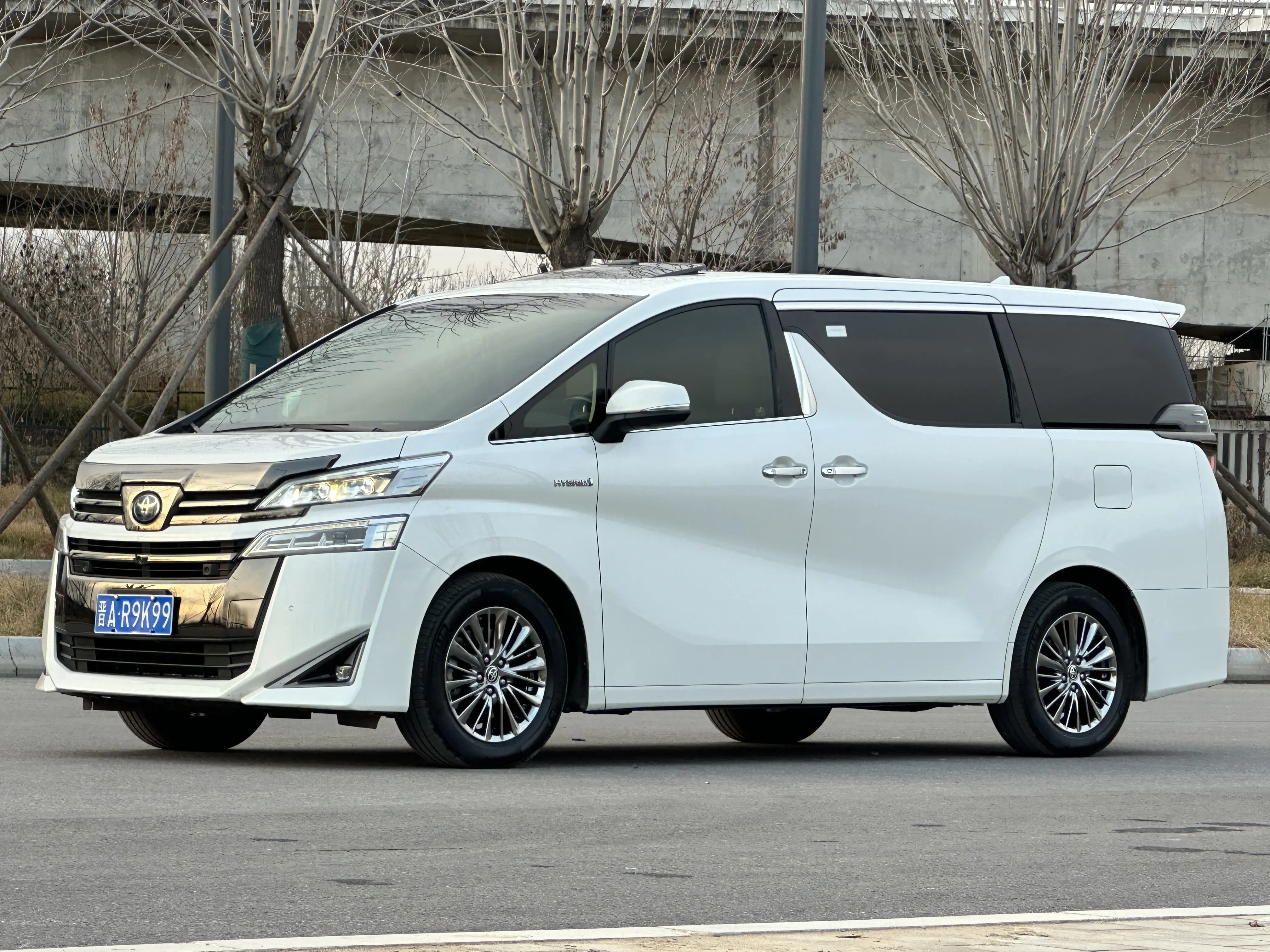 Toyota Crown Wellfire