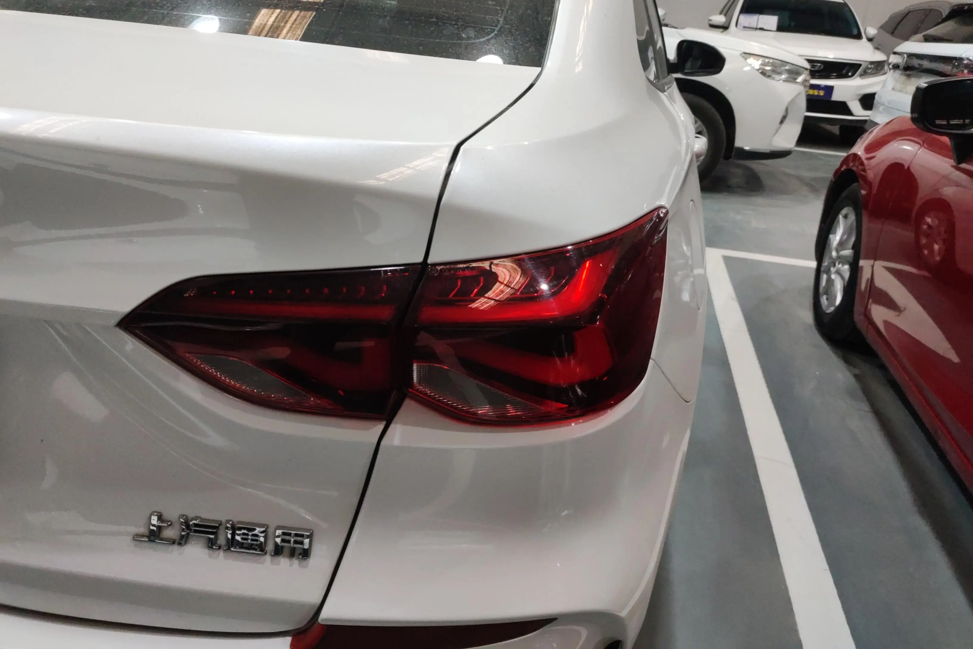 Chevrolet Monza (Cruze)  из Китая