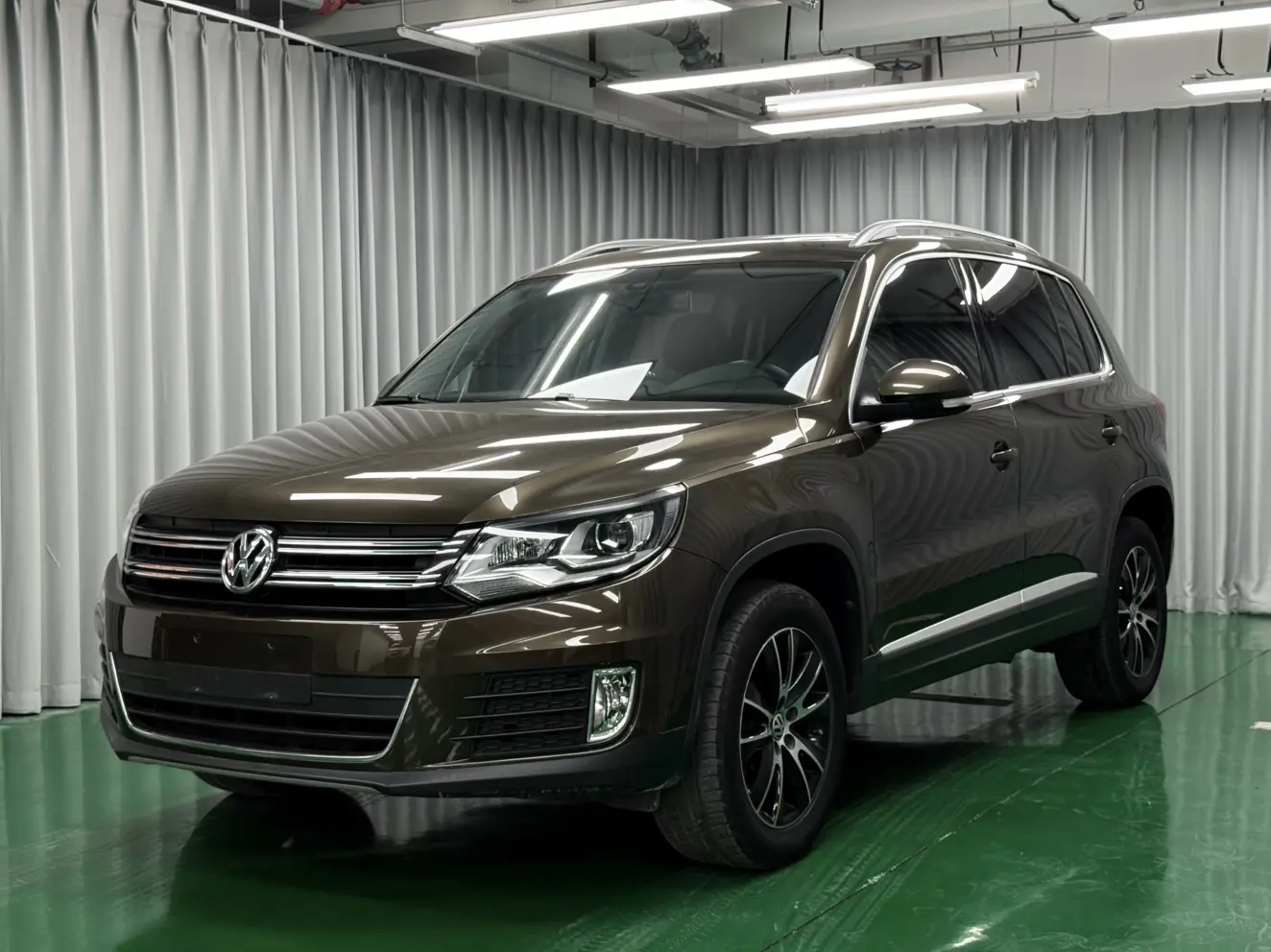 Volkswagen Tiguan  из Китая