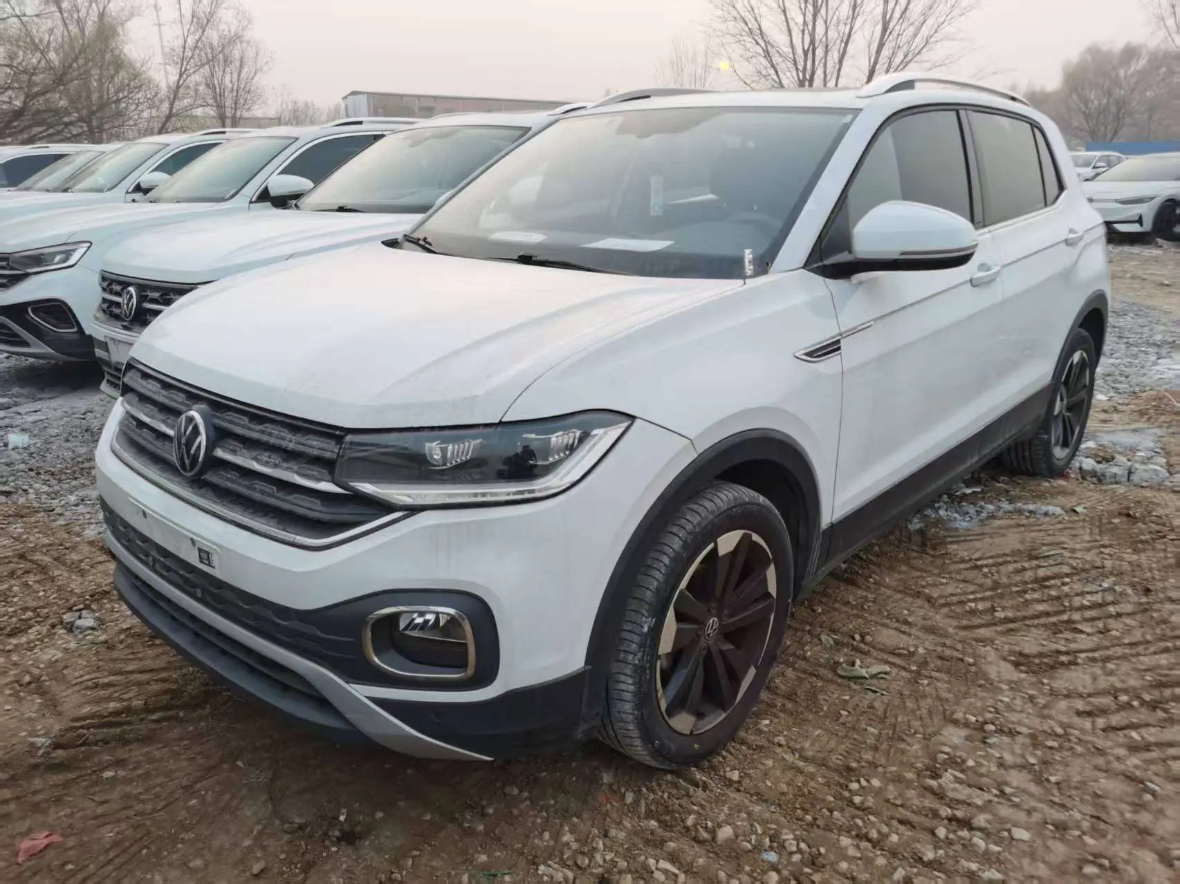 Volkswagen Explore the shadows  из Китая