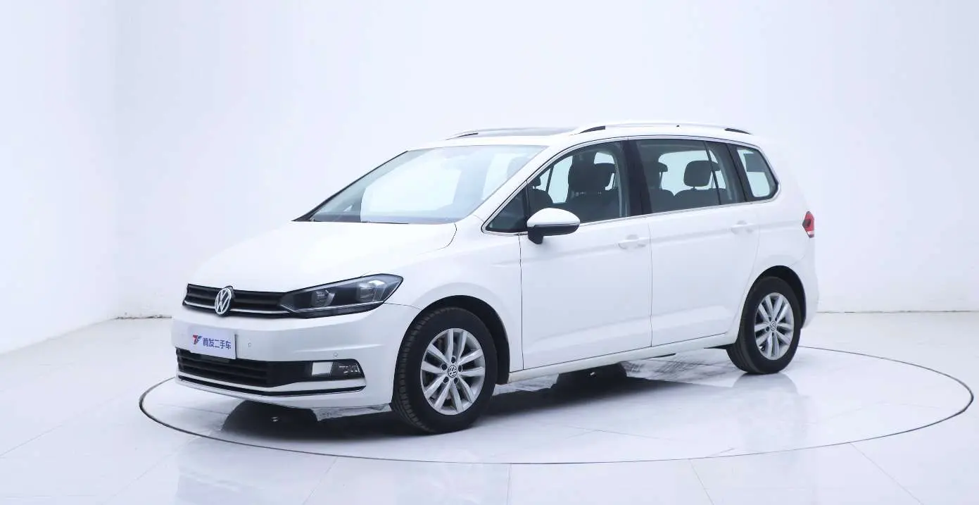Volkswagen Touran L  из Китая