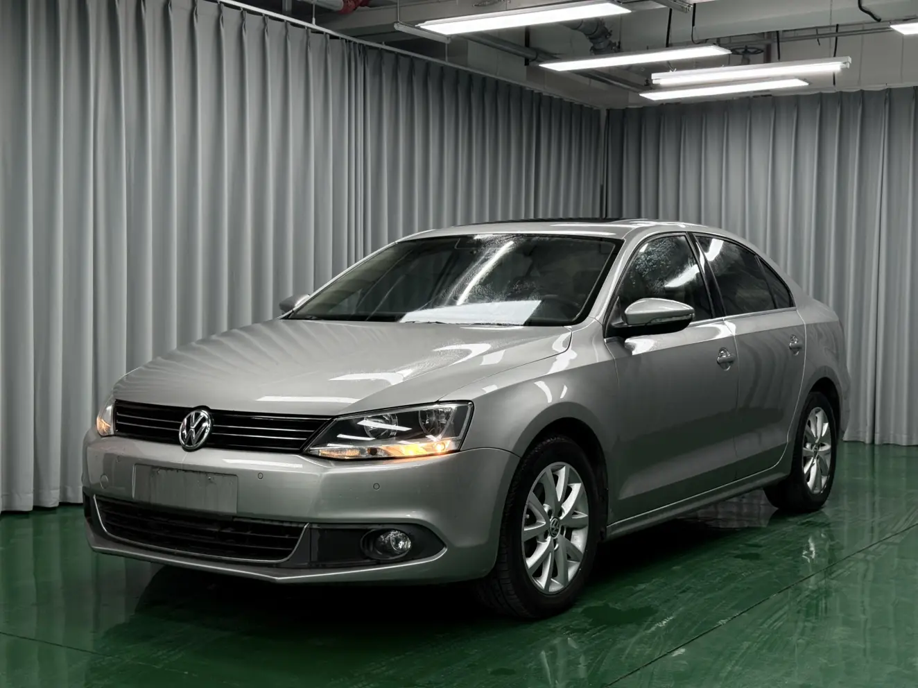 Volkswagen Sagitar  из Китая