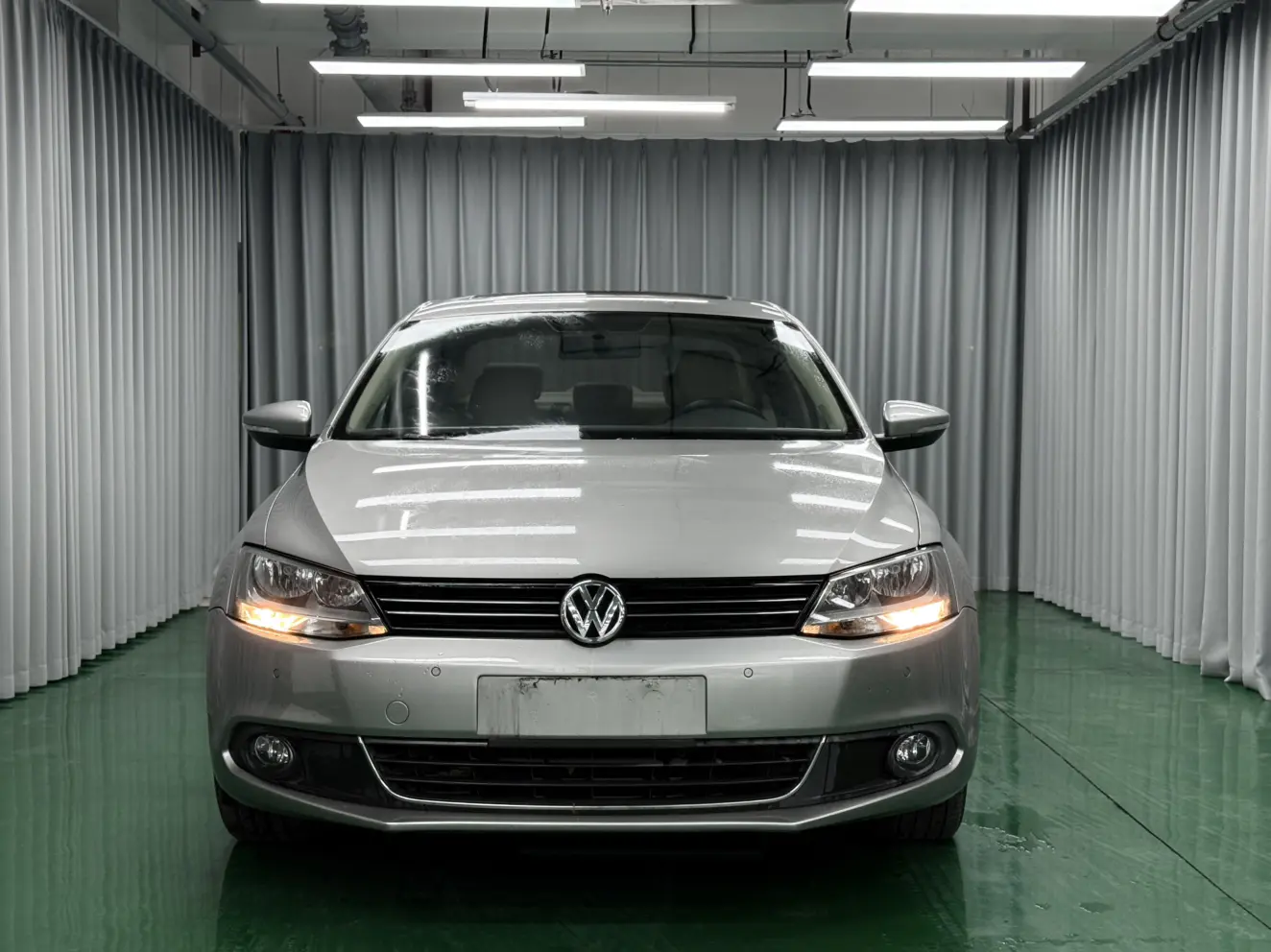 Volkswagen Sagitar  из Китая