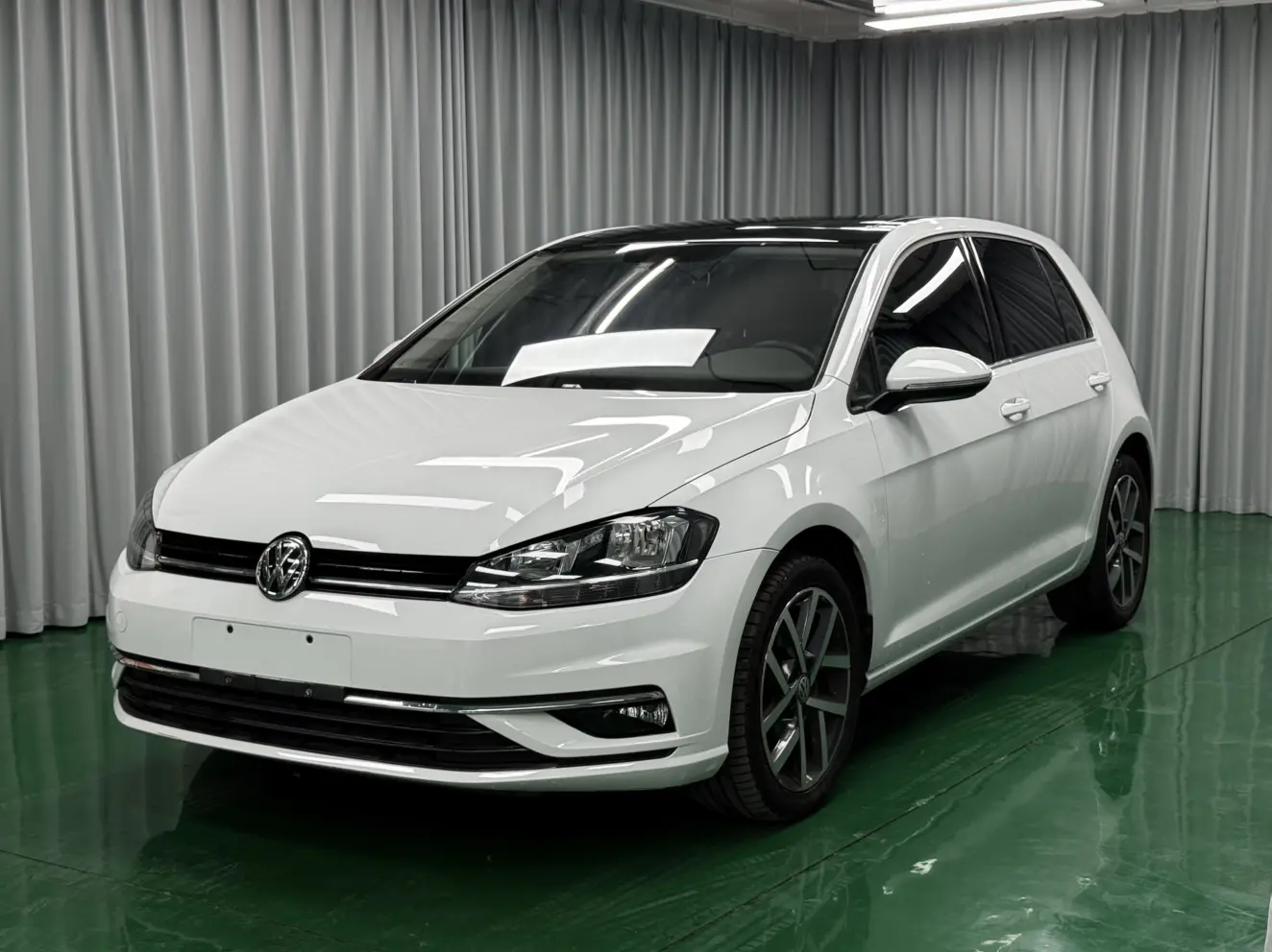 Volkswagen Golf  из Китая