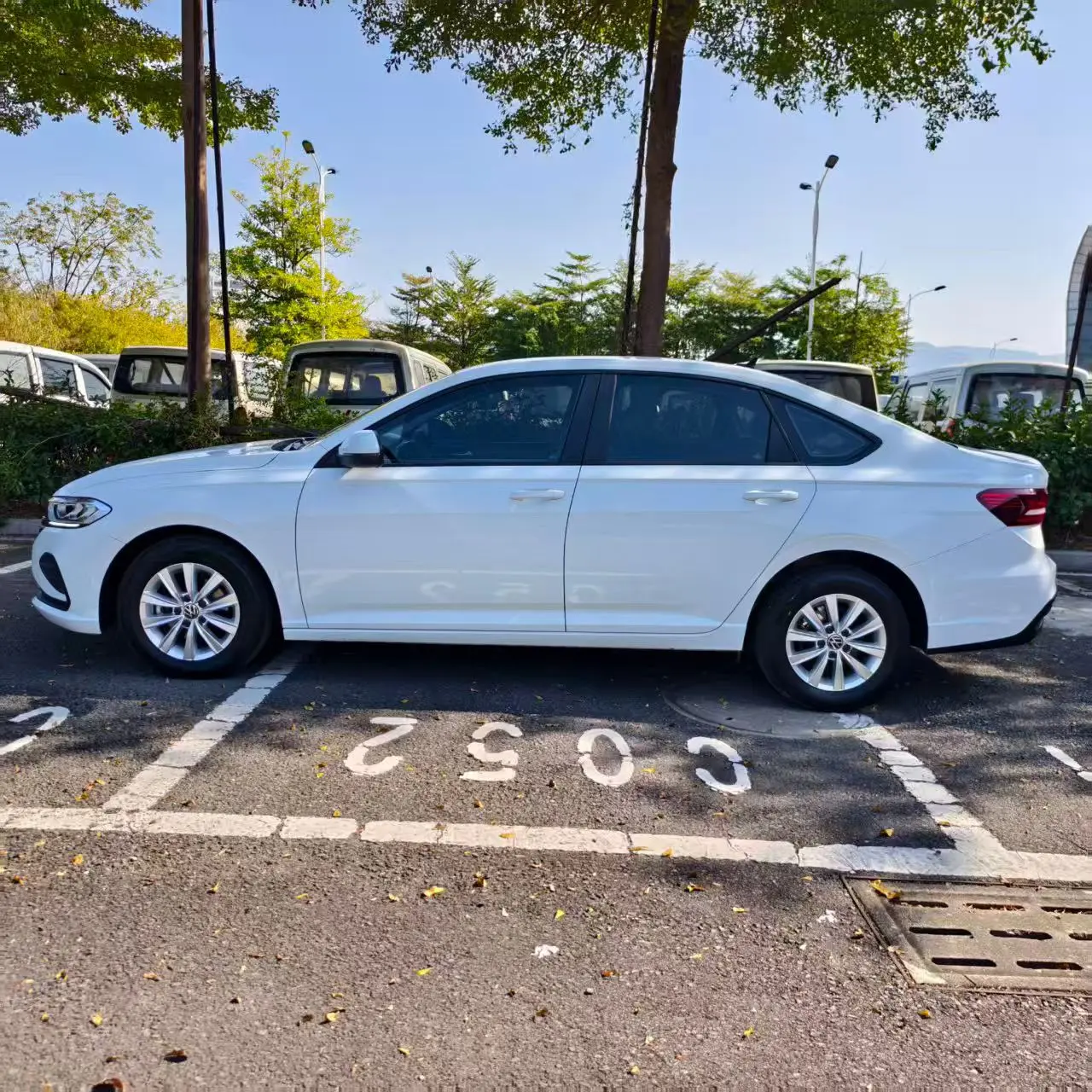 Volkswagen Lavida  из Китая