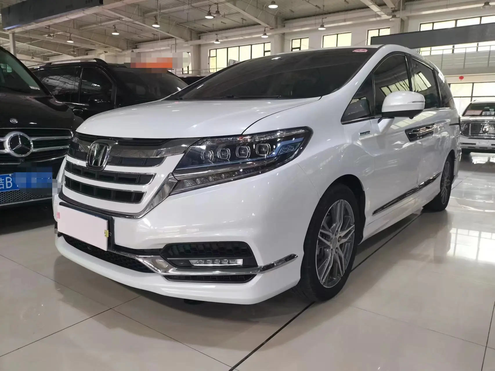 Honda Elysion (Alison)  из Китая