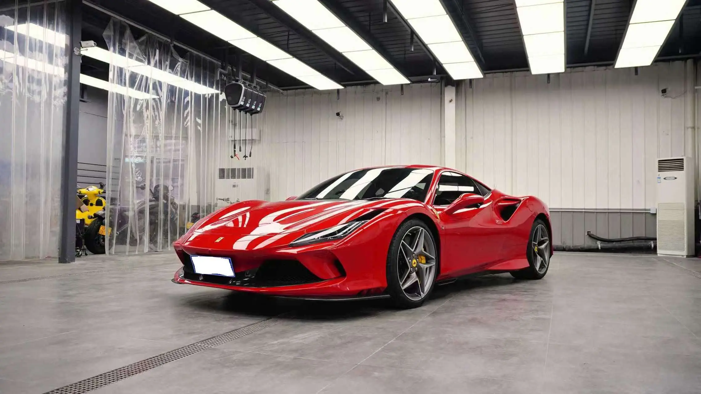 Ferrari F8  из Китая