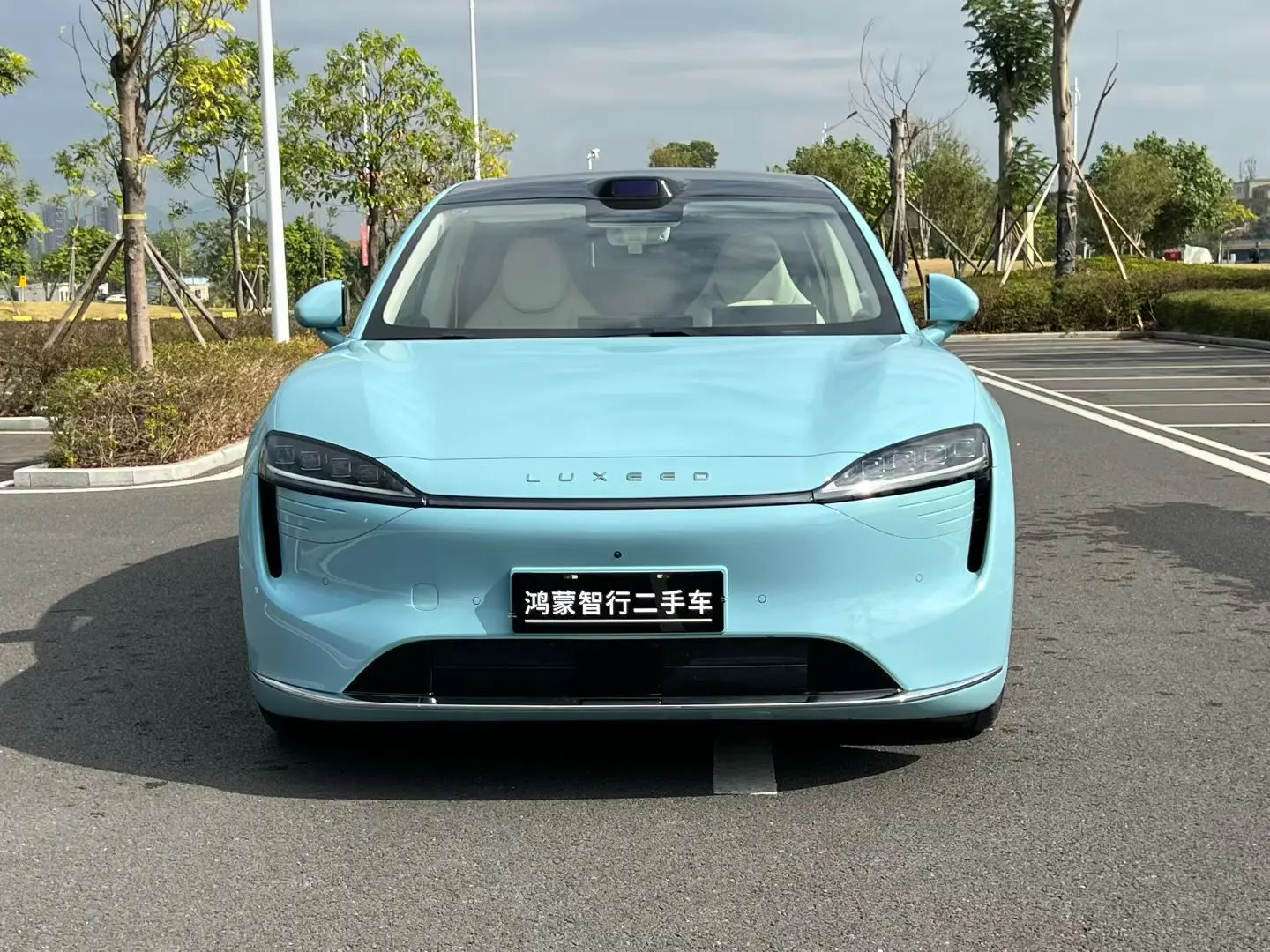 Luxeed Zhijie R7  из Китая