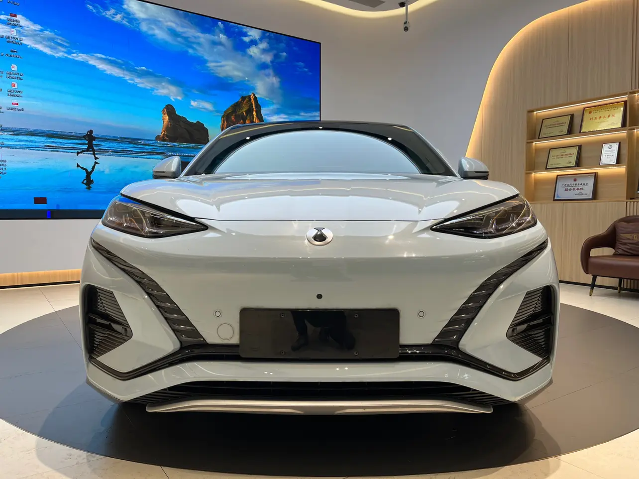 Denza N7  из Китая