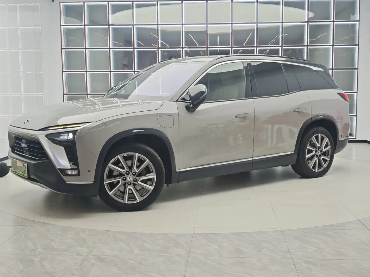 NIO ES8  из Китая