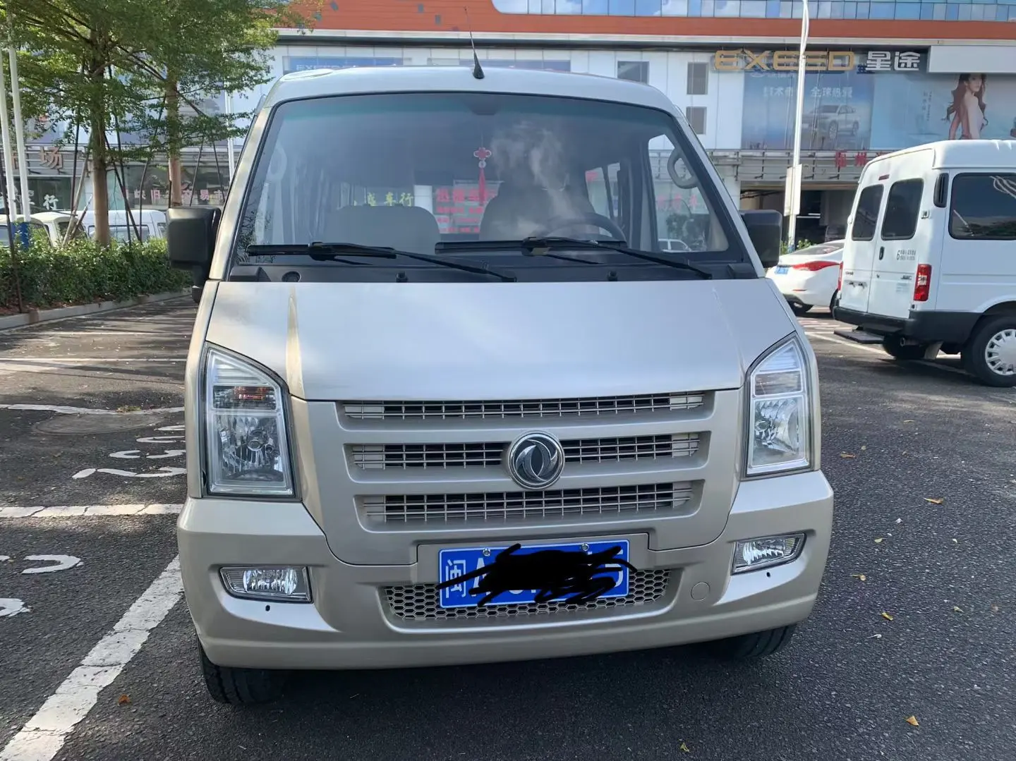 Dongfeng Xiaokang C37  из Китая